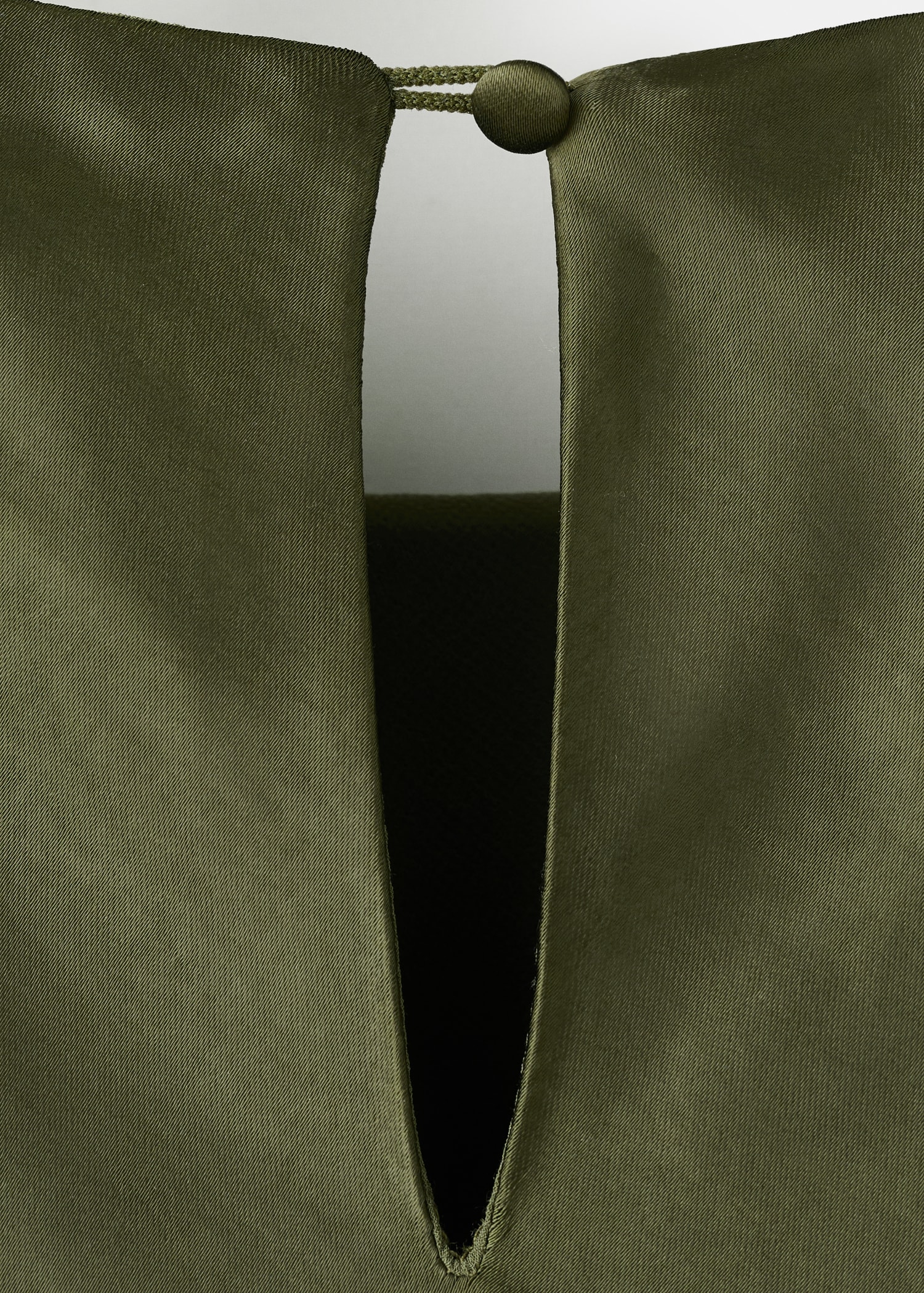 Getailleerde satijnen jurk - Detail van het artikel 0