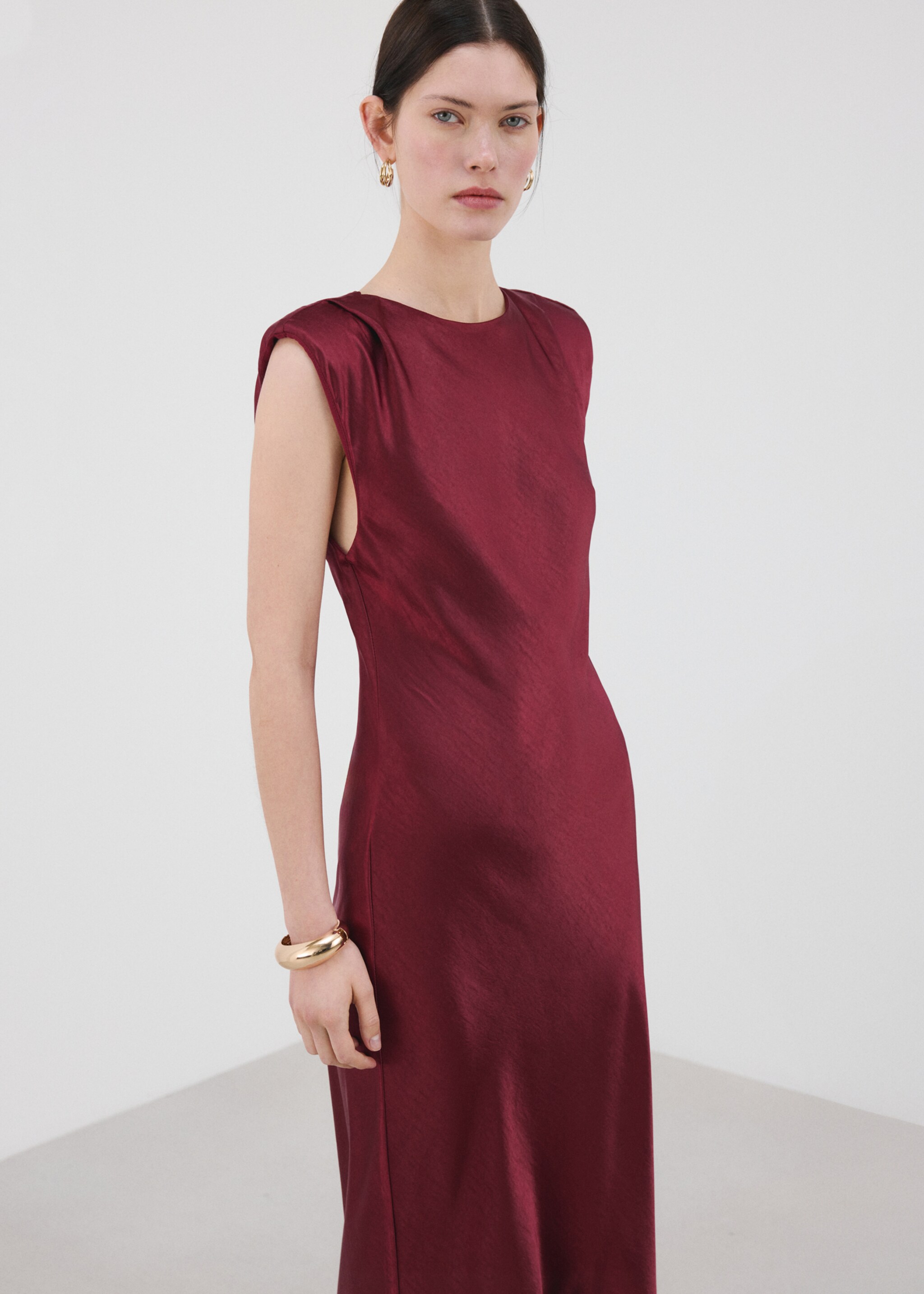 Fitted satin dress - Medium plane, Cherry. Ref: 27025826-00.