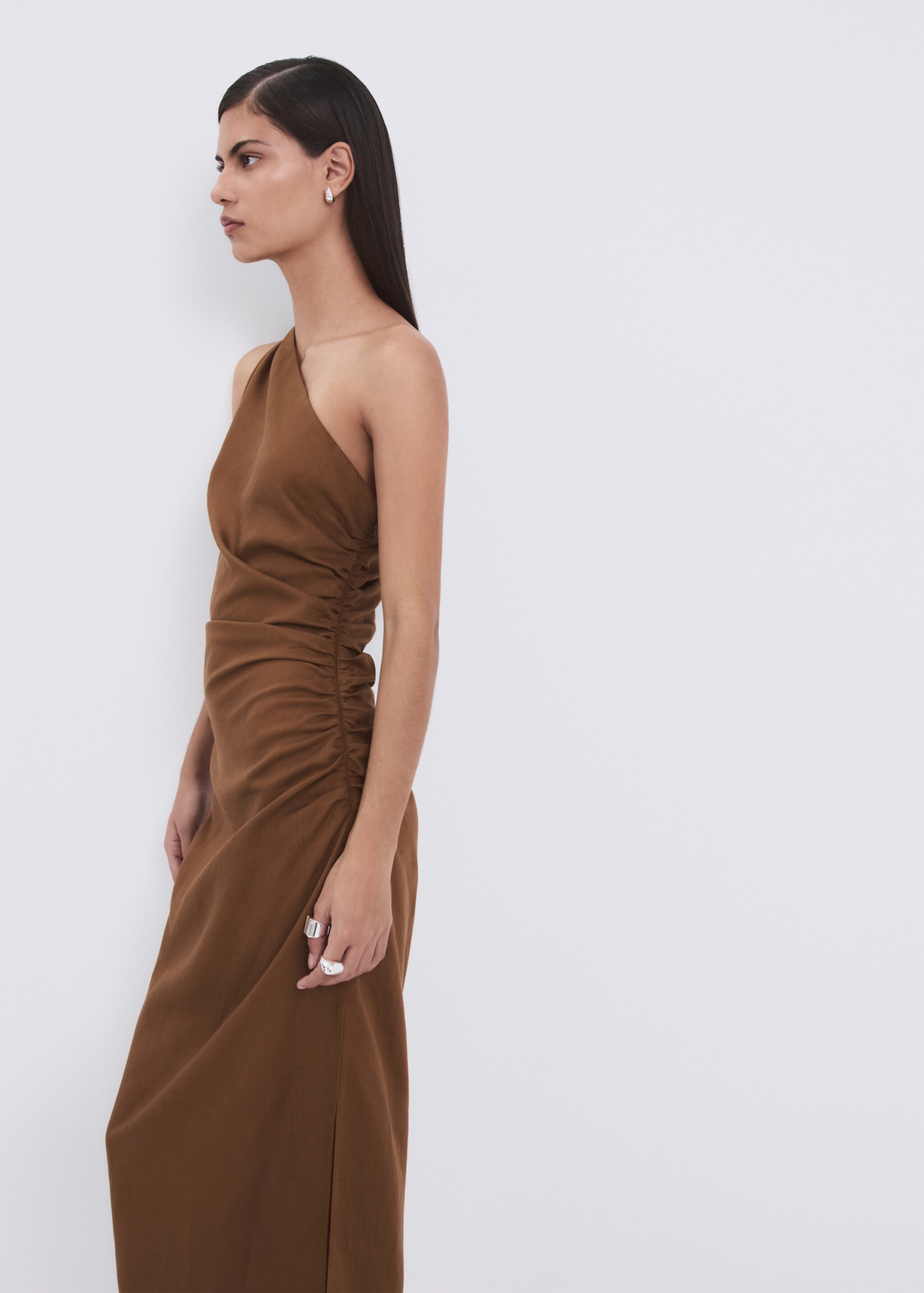 Asymmetrical dress with side slit - Medium plane, Tobacco Brown. Ref: 27025827-00.