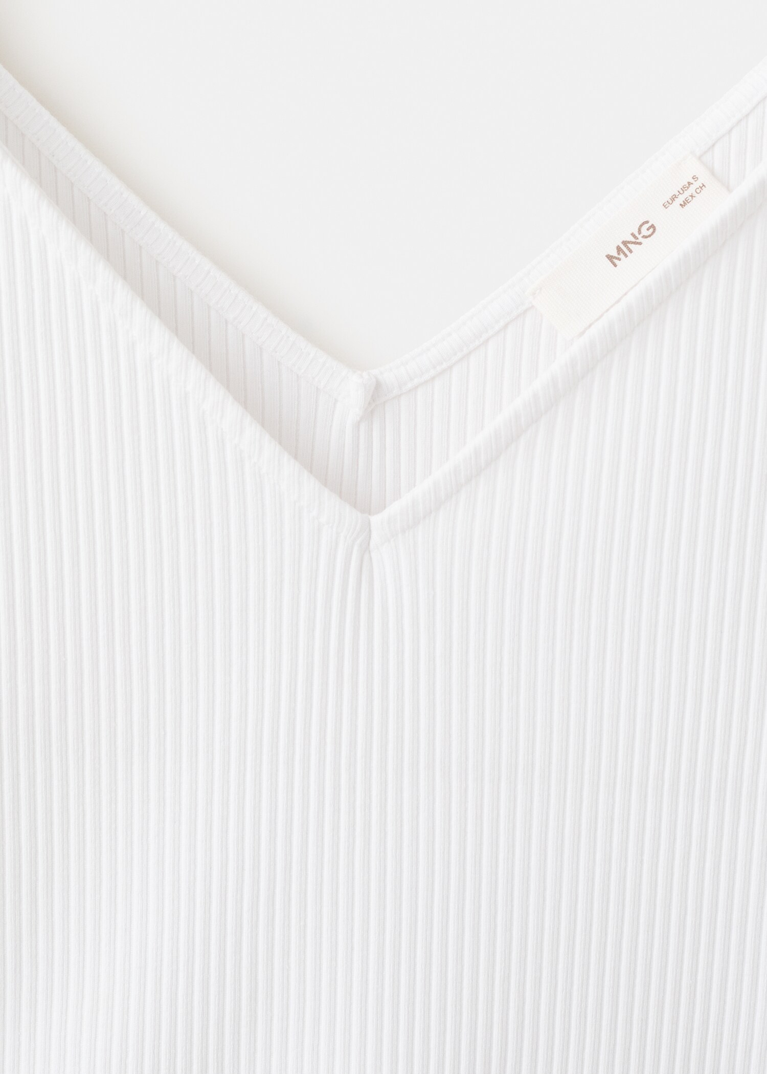 Short-sleeve strap top - Details of the article 8