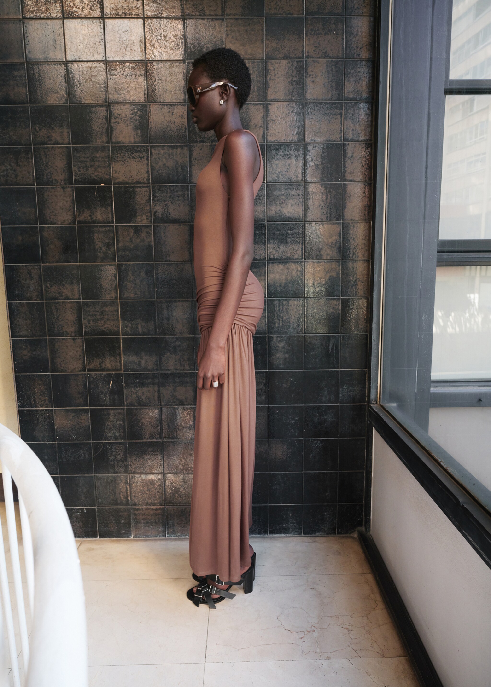 Asymmetrical dress with gathered body - Details of the article 1, Brown. Ref: 27025832-00.