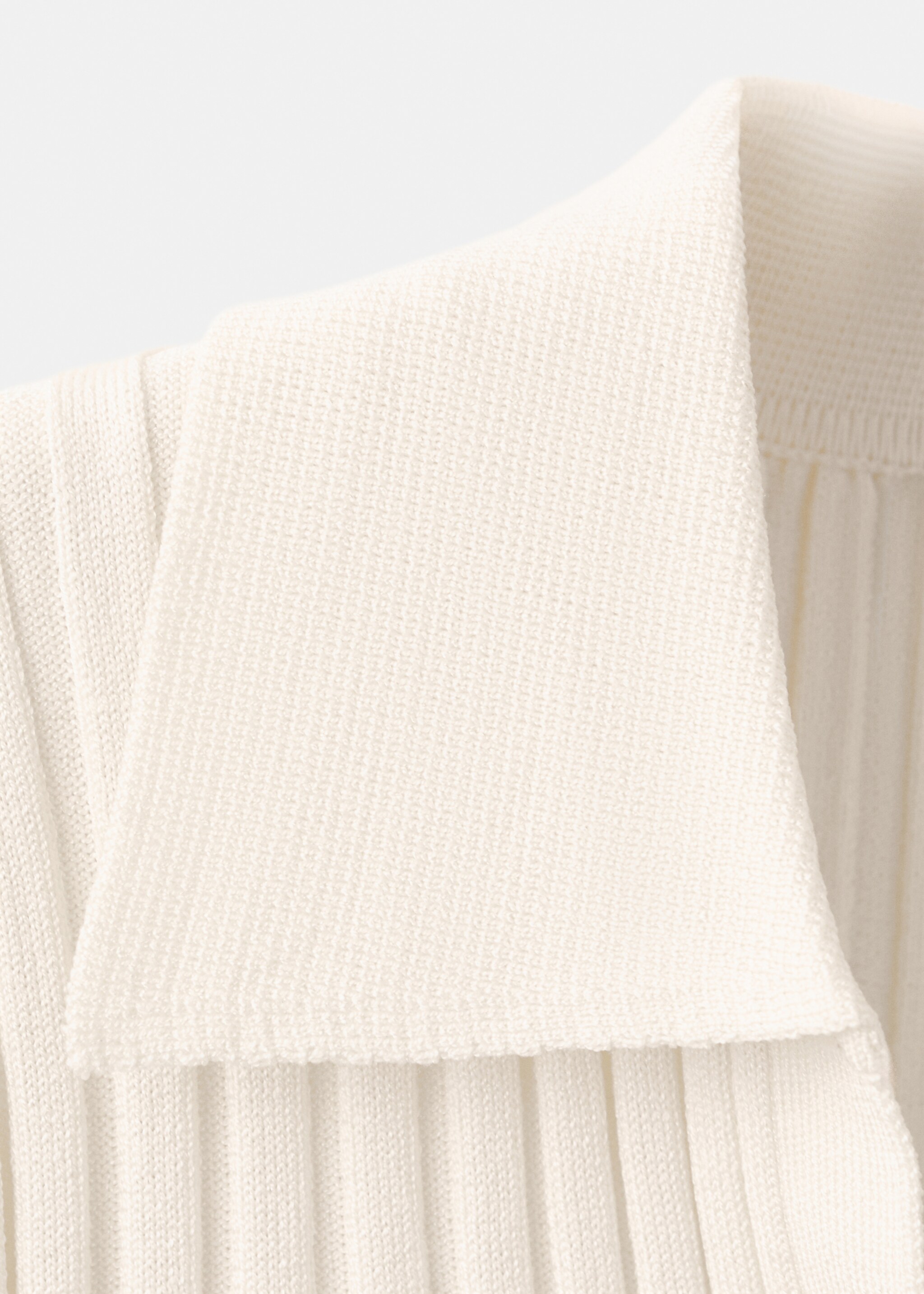 V-neck knit sweater - Details of the article 8, Ecru. Ref: 27025835-00.