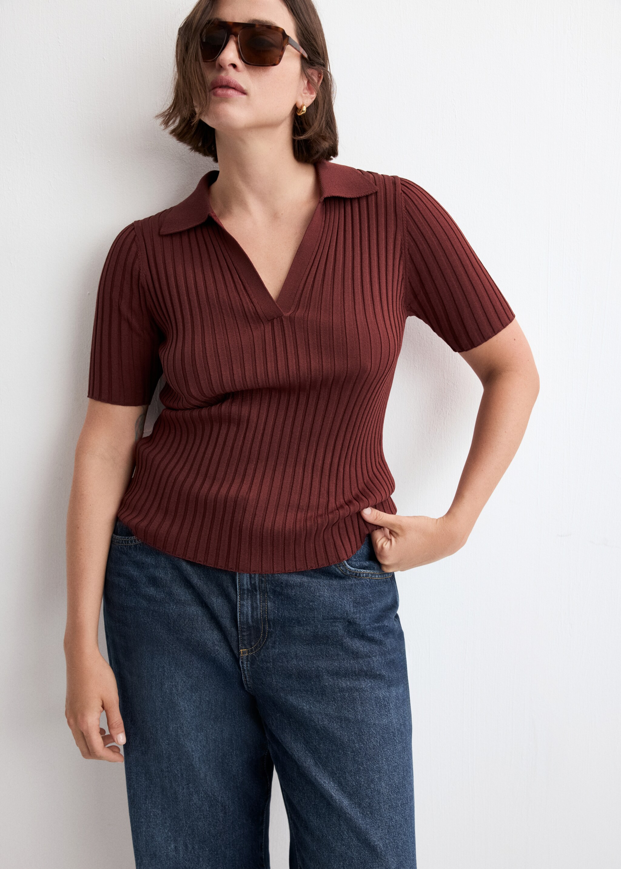 V-neck knit sweater - Details of the article 5, Burnt Orange. Ref: 27025835-00.