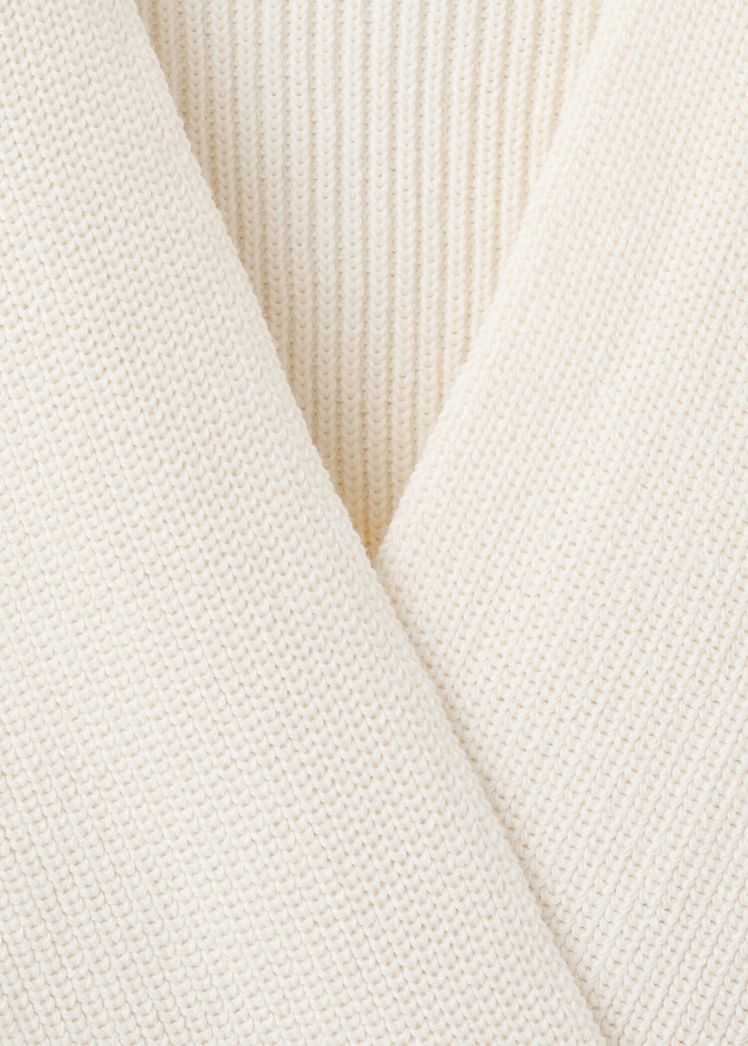 V-neck ribbed knit sweater - Details of the article 0