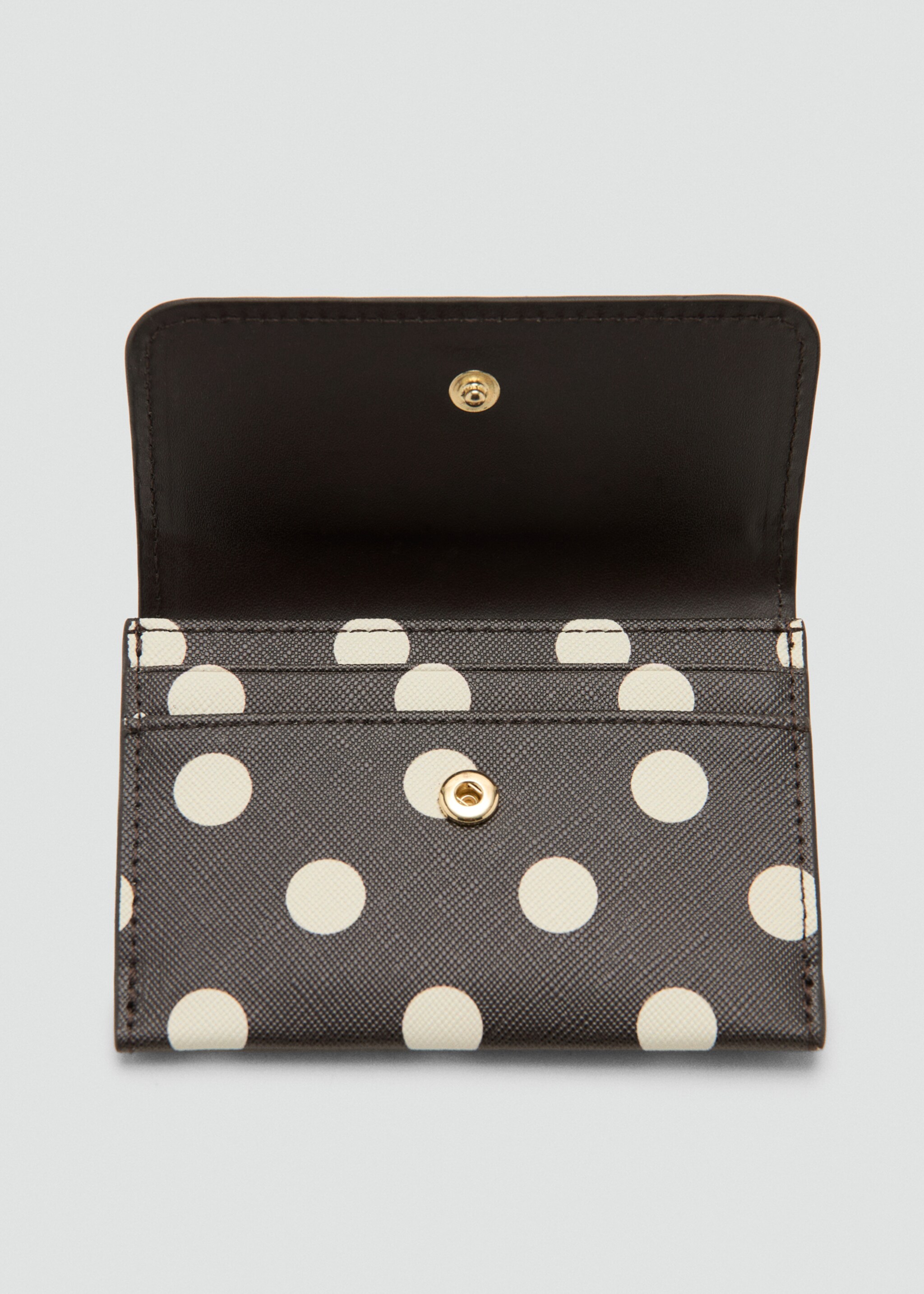 Billetera lunares solapa - Detalle del artículo 2, Chocolate. Ref: 27025839-00.