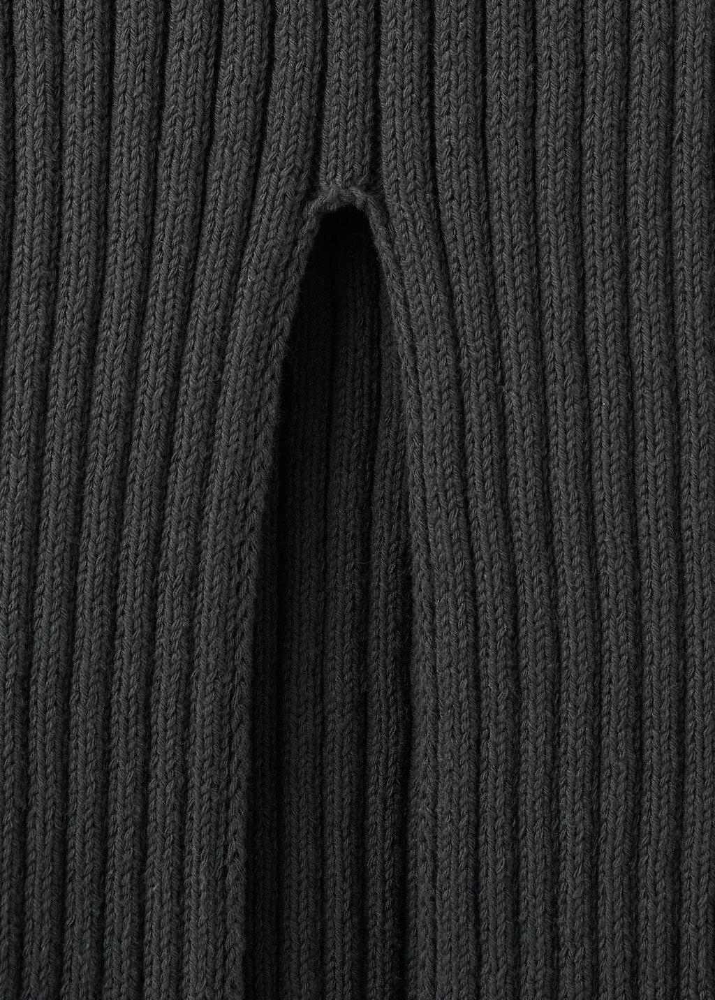 Ribbed top with openings - image 4