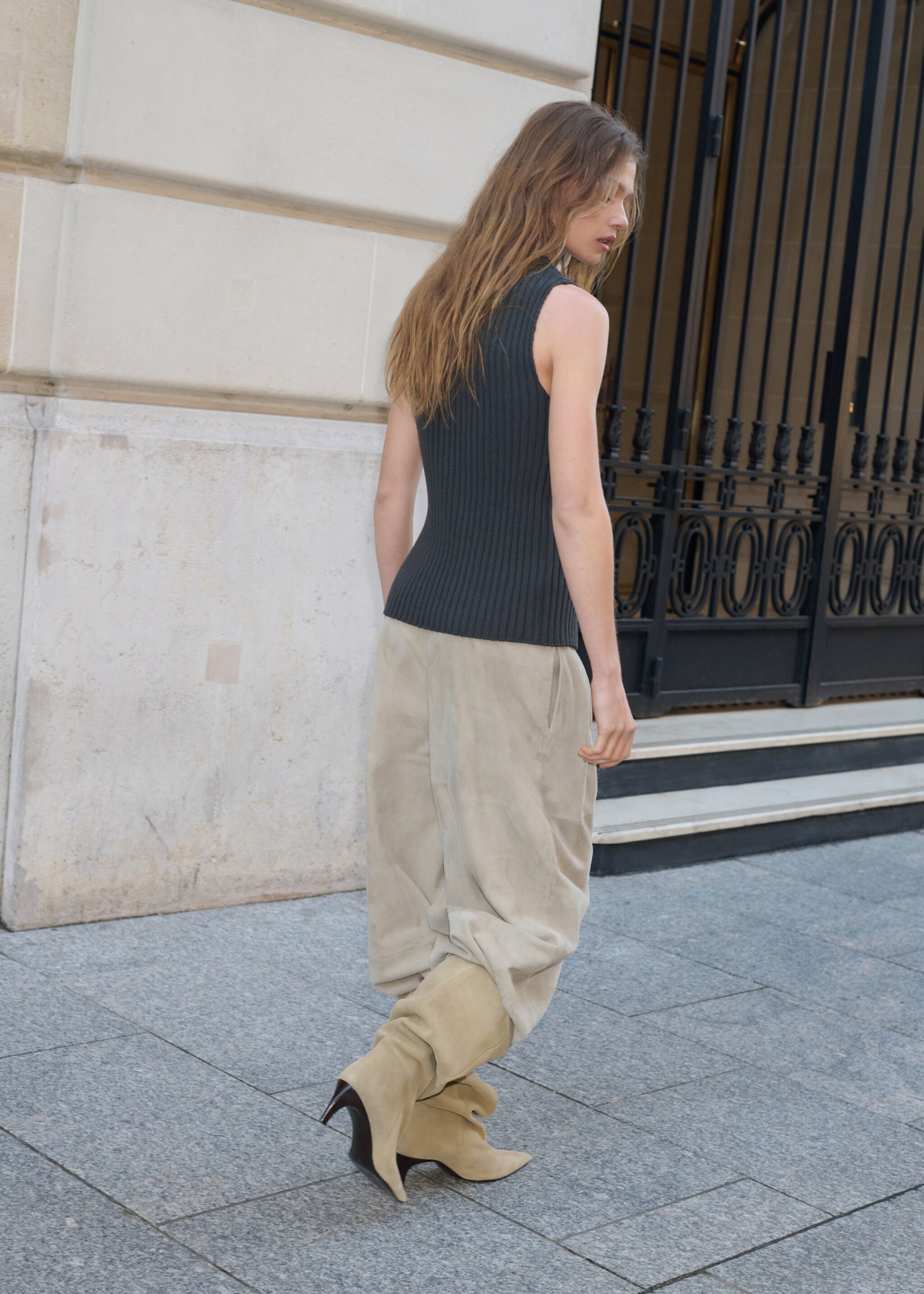 Cotton blend top with openings - Reverse of the article, Charcoal. Ref: 27025843-00.