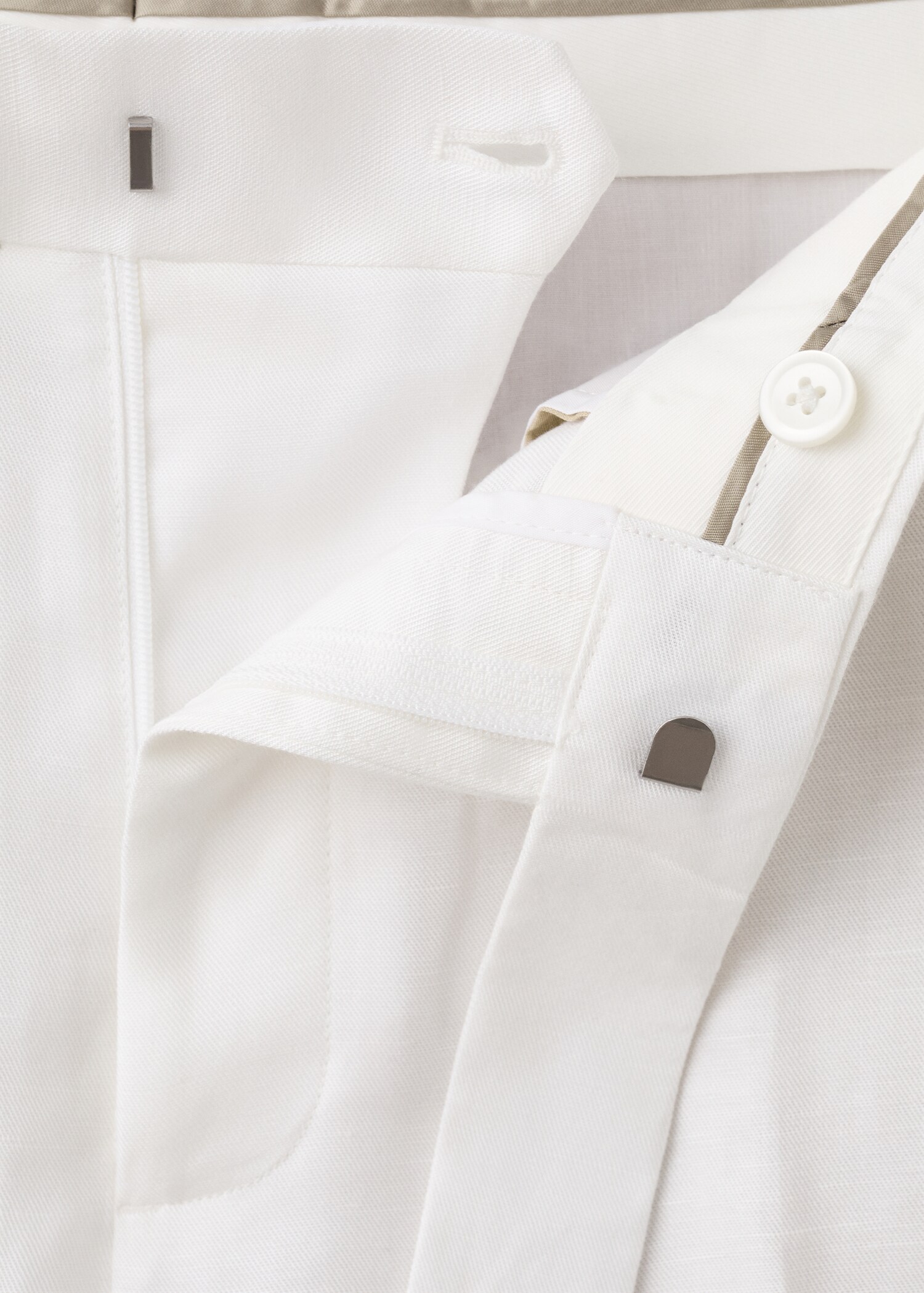 Pantalon slim-fit taille croisée - Détail de l'article 0