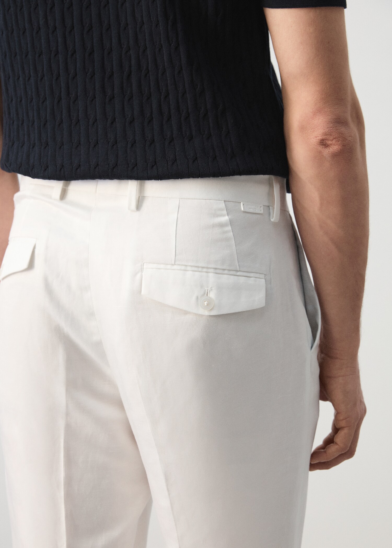 Pantalon slim-fit taille croisée - Détail de l'article 6