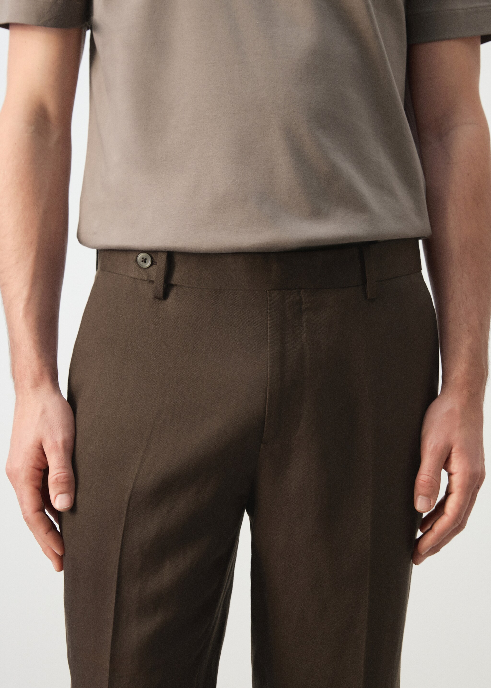 Slim Fit-Hose aus Lyocell mit Leinen - Detail des Artikels 1, Schokolade. Ref: 27025933-00.