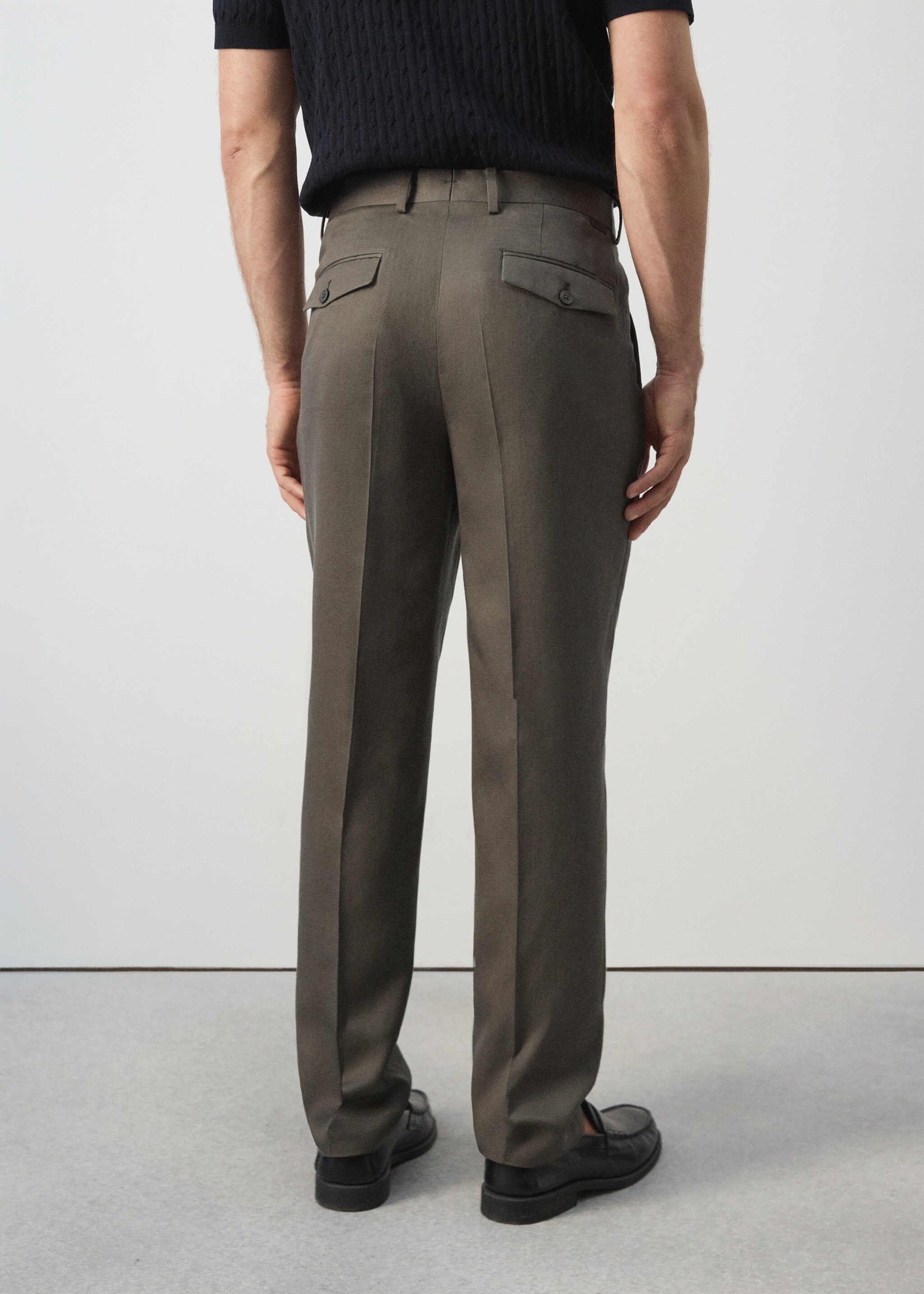 بنطلون سليم فيت لايوسل من الكتان - الجهة الخلفية للمنتج, بني متوسط. Ref: 27025933-00.