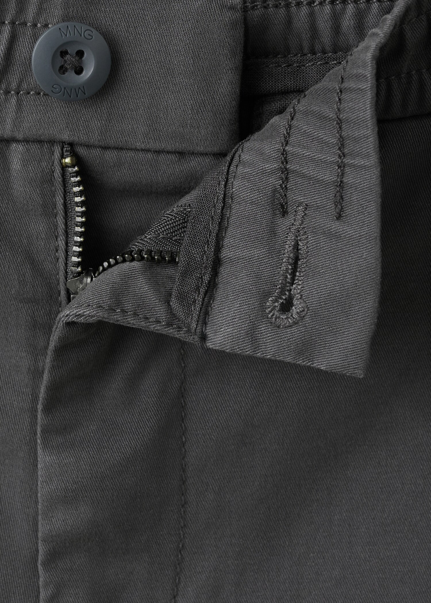 Cargo Bermuda shorts - Details of the article 8