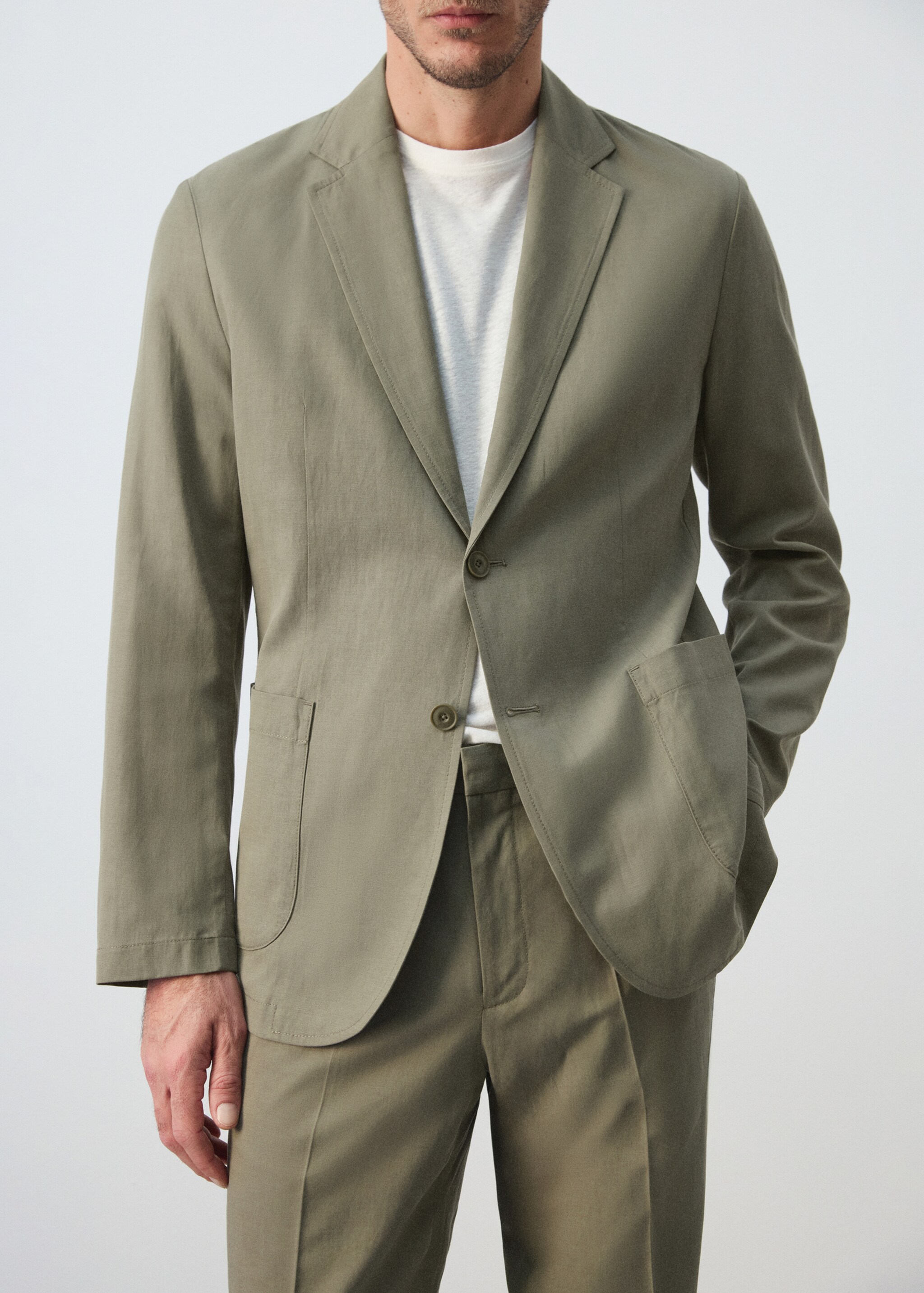 Slim-fit suit jacket made from a linen-lyocell blend - Details of the article 6, Green. Ref: 27025945-00.