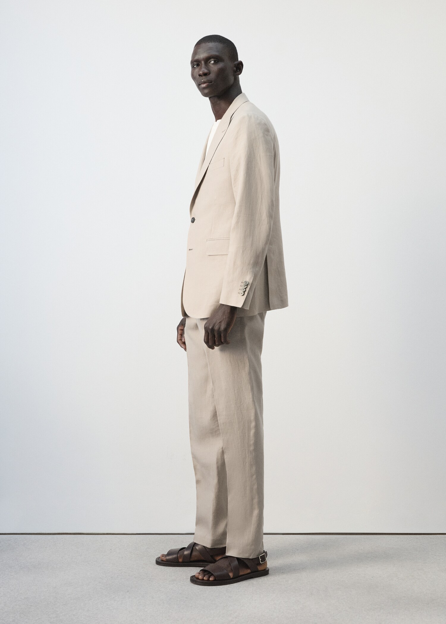 بليزر بذلة بتفصيلة نحيفة من الكتان 100% - تفاصيل المنتج 2