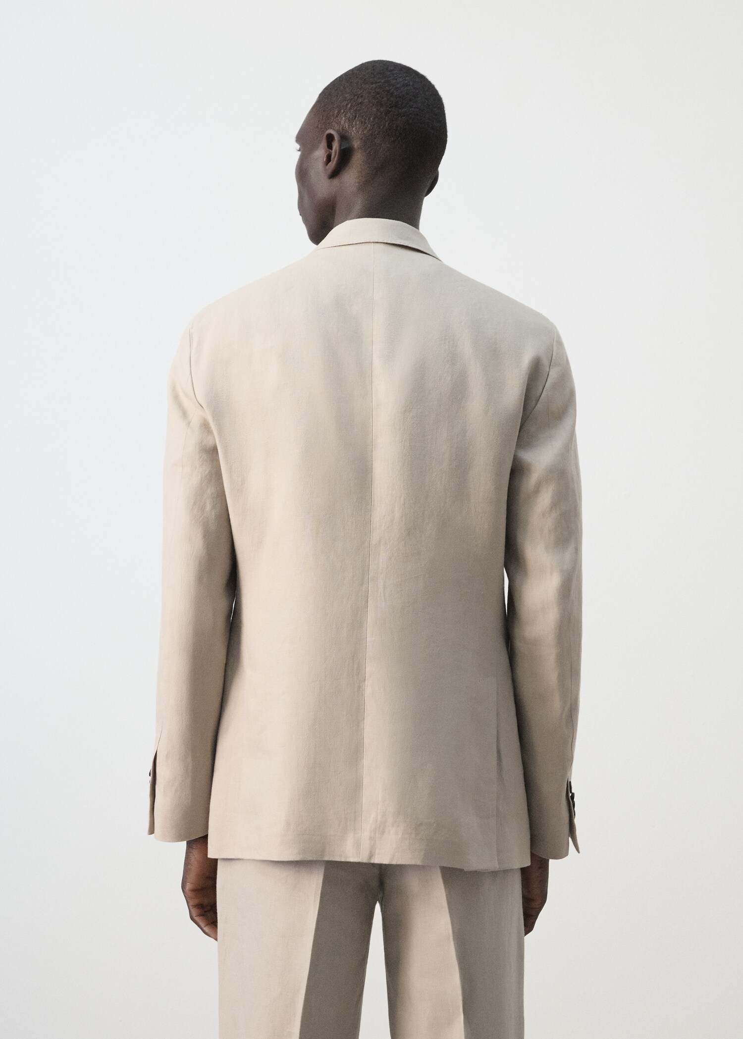 بليزر بذلة بتفصيلة نحيفة من الكتان 100% - الجهة الخلفية للمنتج