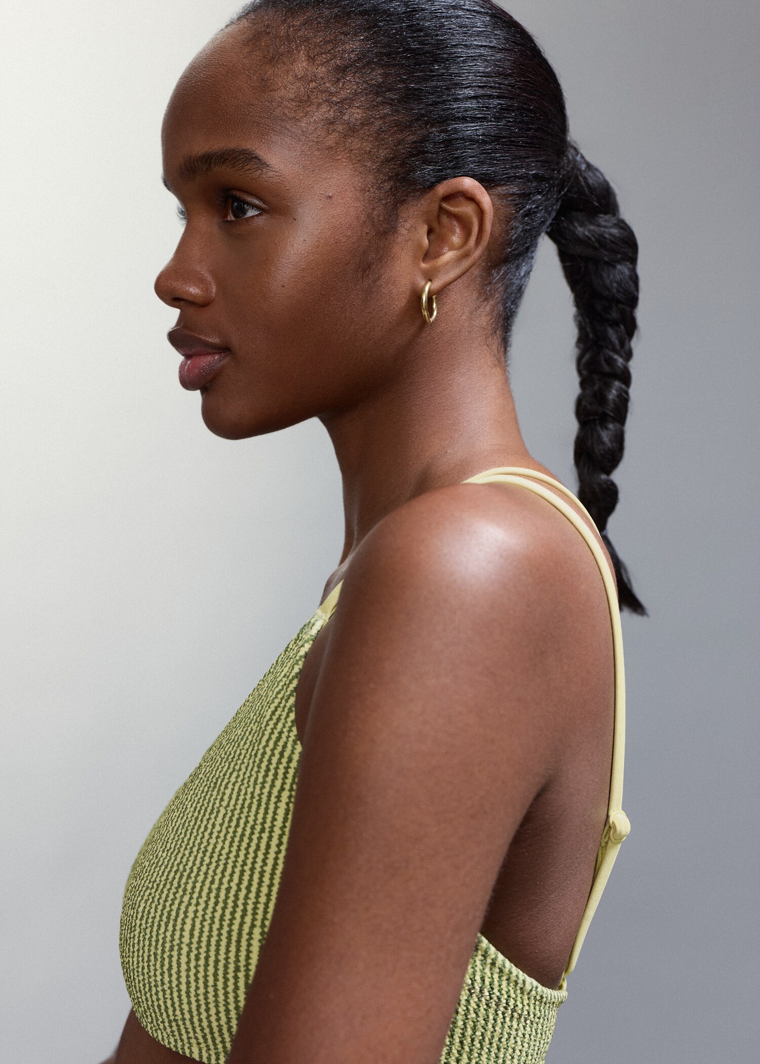 Asymmetric bikini with classic briefs - Details of the article 1