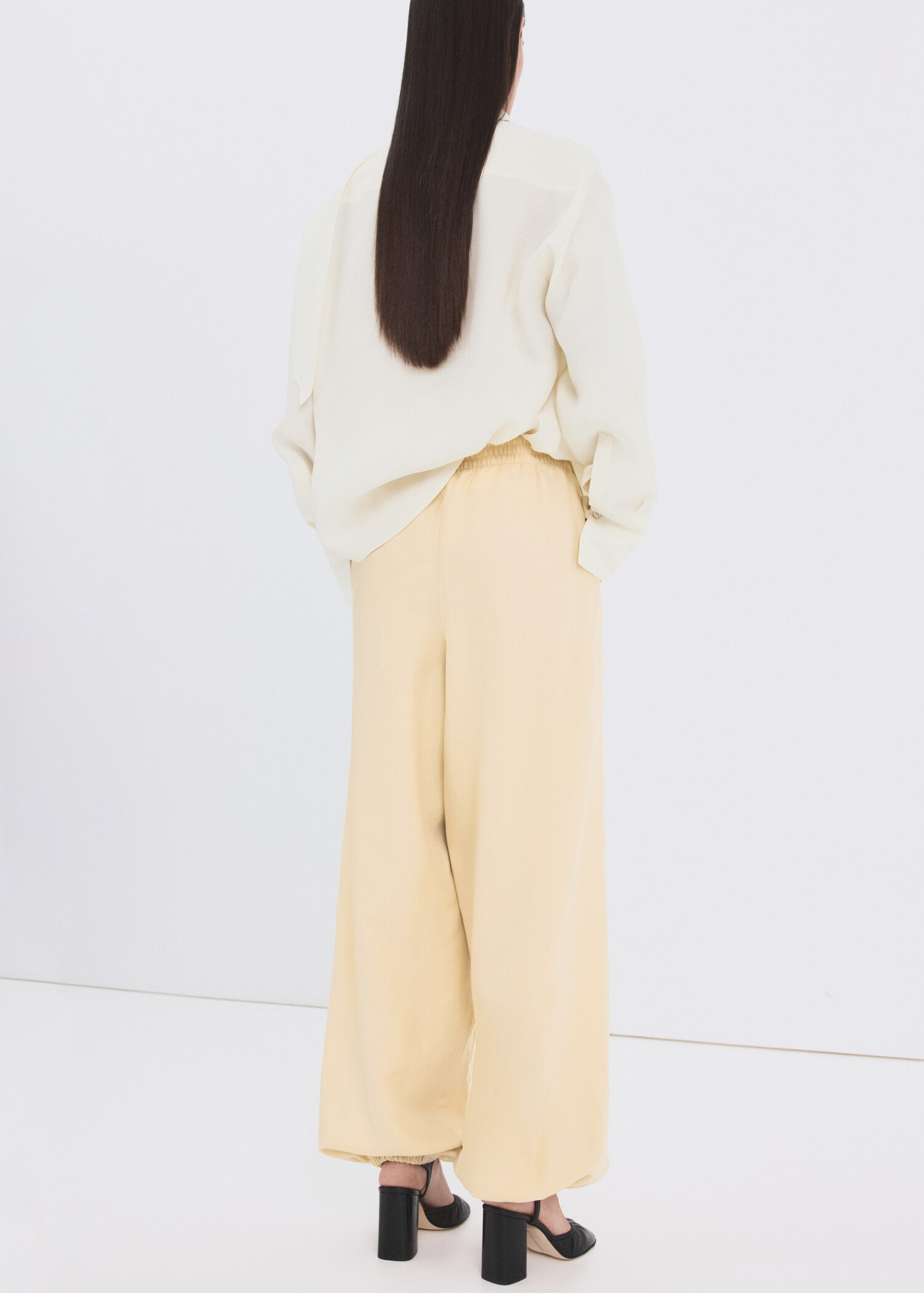 Balloon trousers with elastic waist - Reverse of the article
