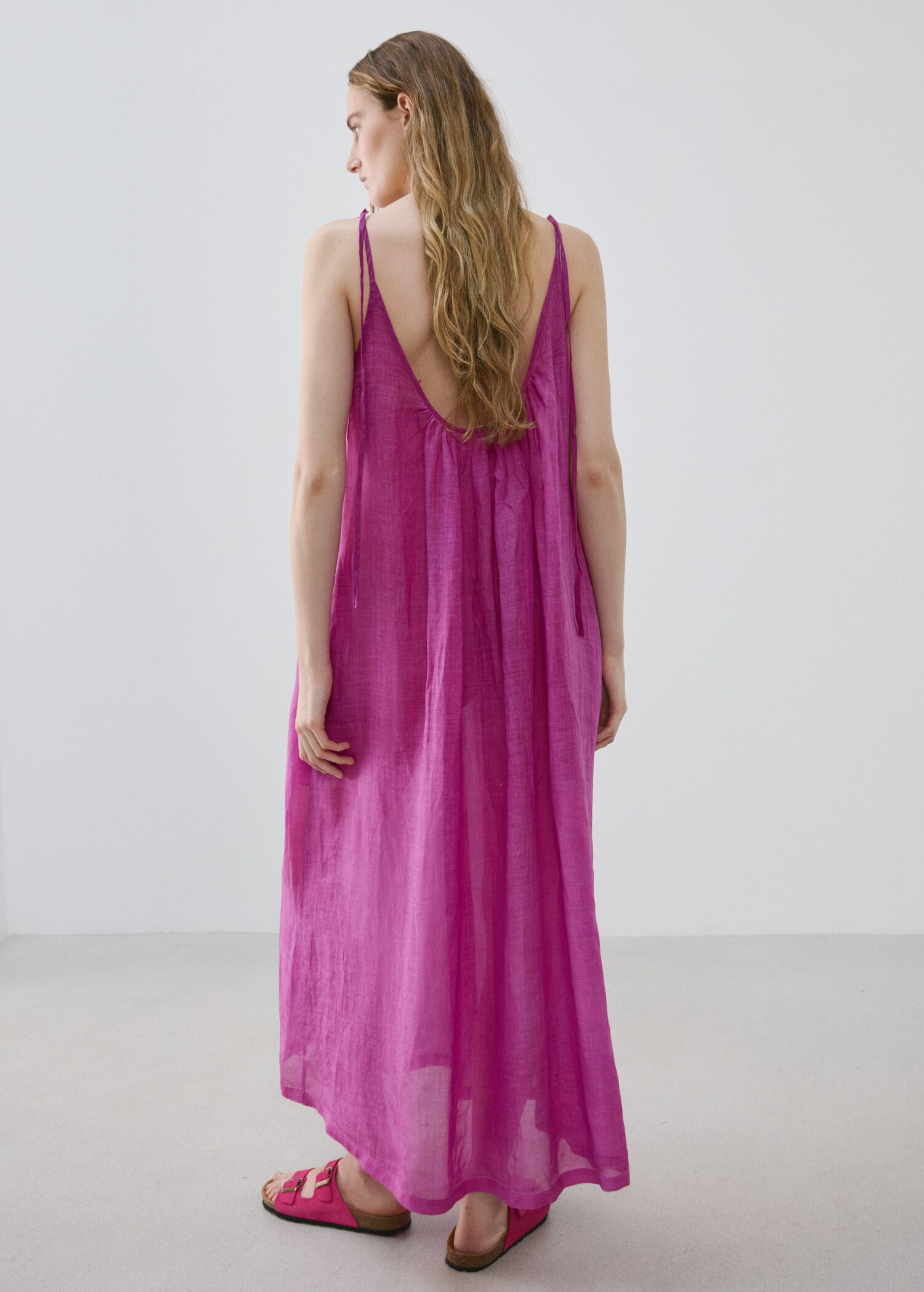 قميص نوم من قماش راميو - الجهة الخلفية للمنتج