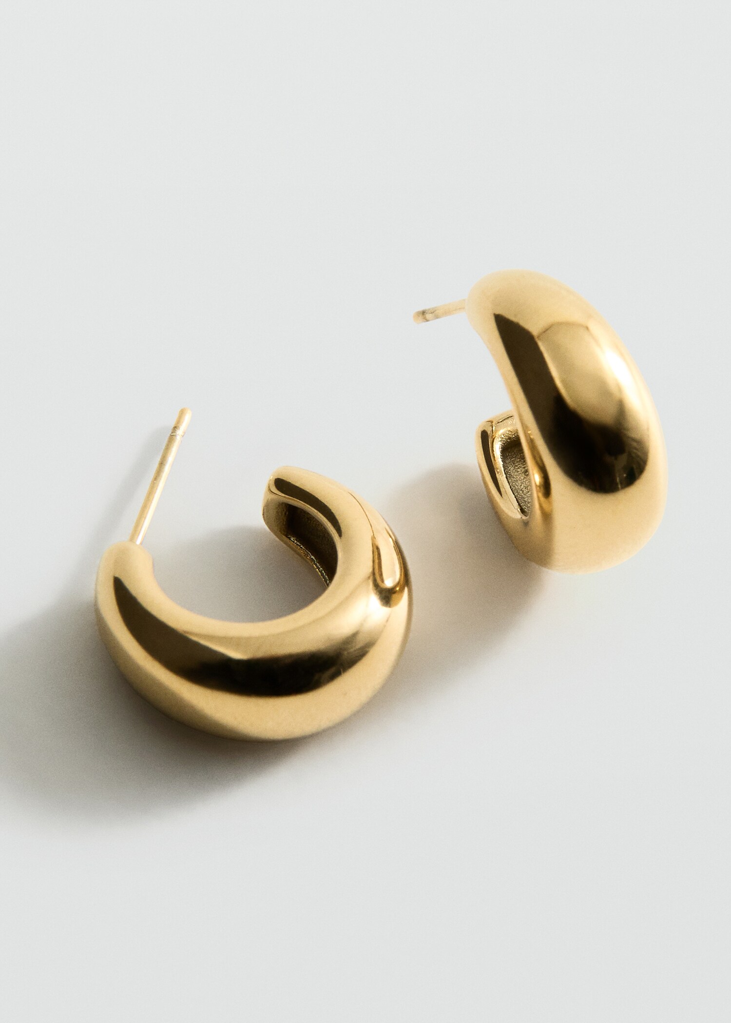 Embossed semi-hoop earrings - Details of the article 1