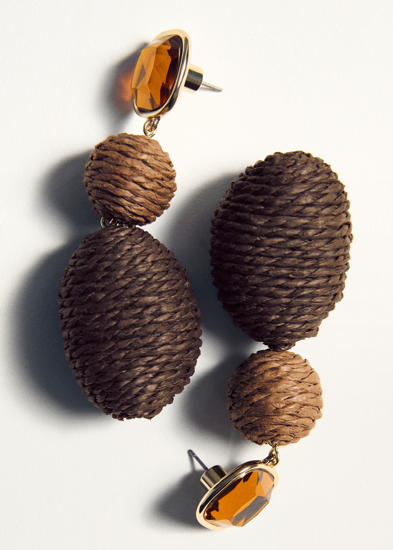 Natural fibre hanging earrings - Details of the article 5
