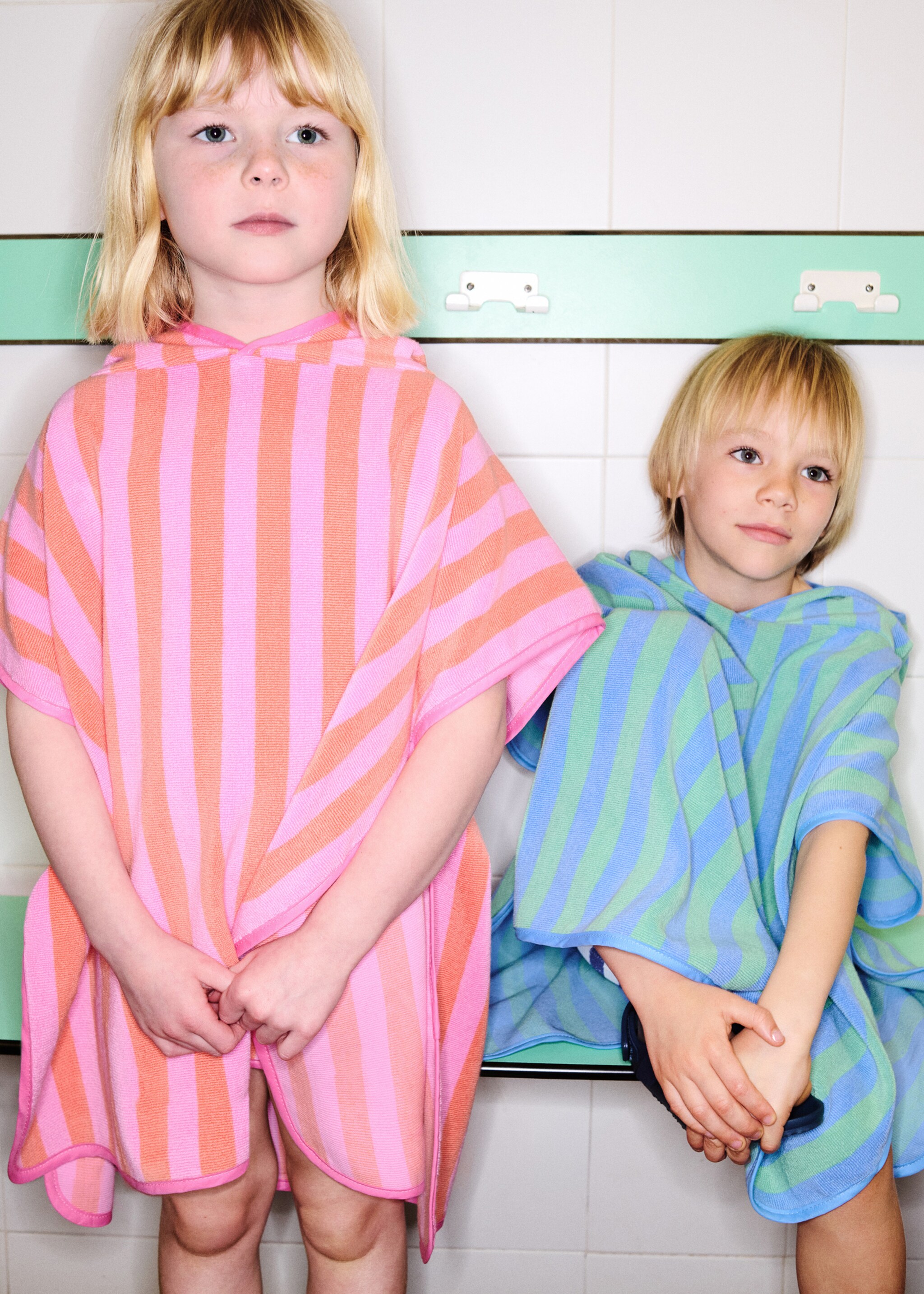 Striped poncho towel - Details of the article 5, Blue. Ref: 27025991-00.