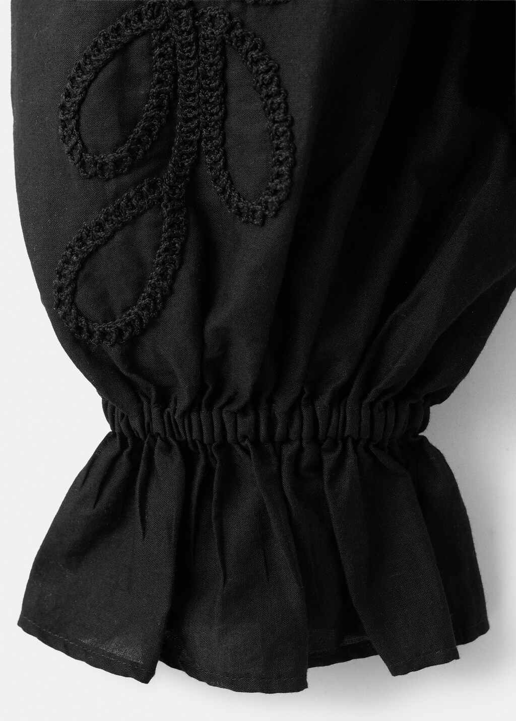 Cotton blouse with floral embroidery - image 4
