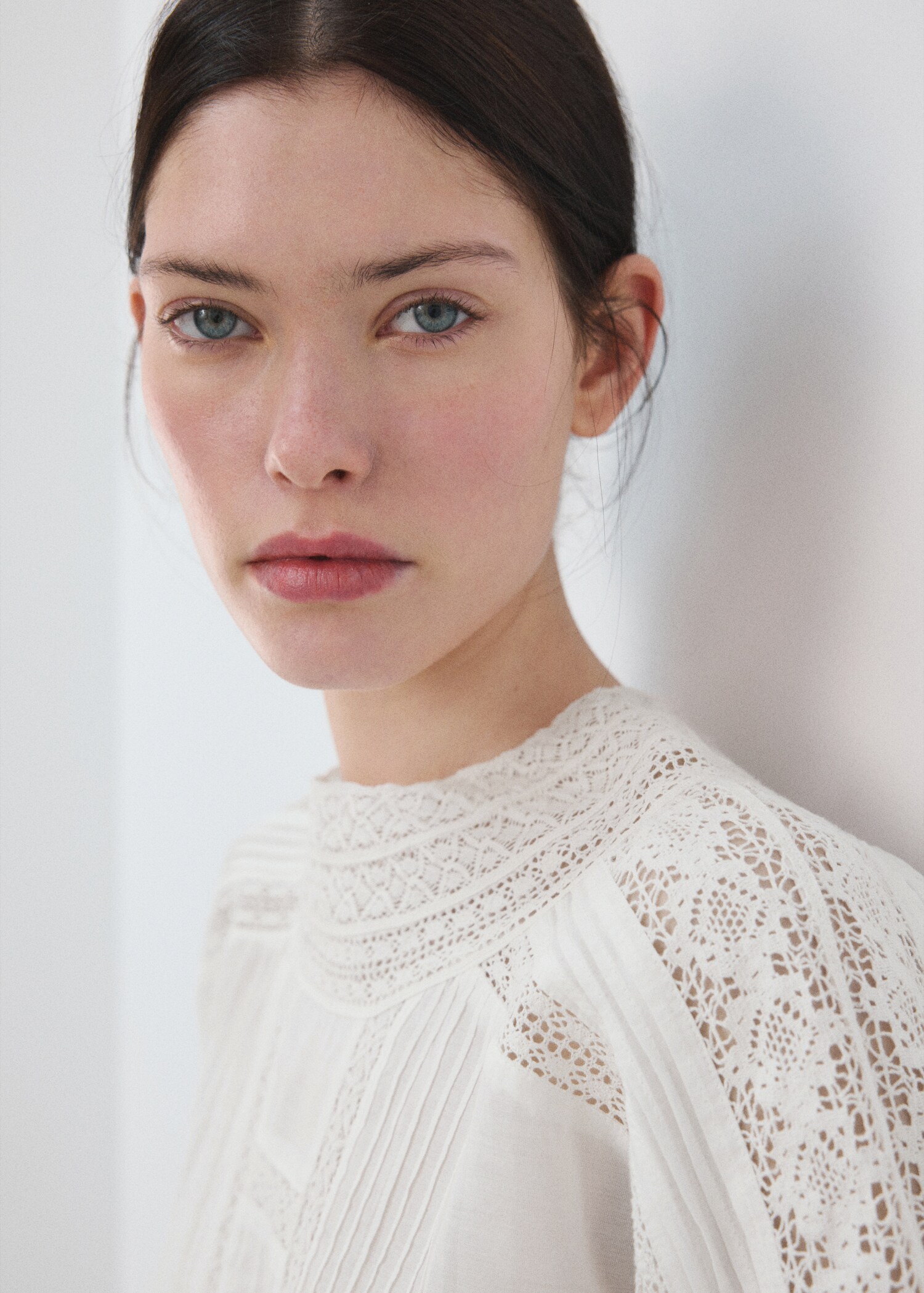 Blusa calados bordados - Detalle del artículo 1