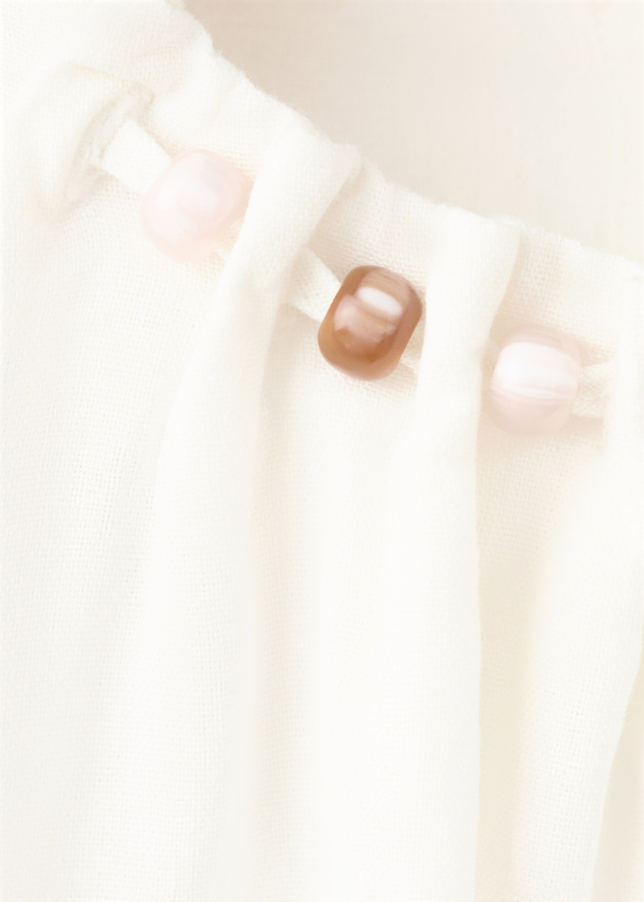 Bead neck blouse - Details of the article 8, White. Ref: 27026348-00.