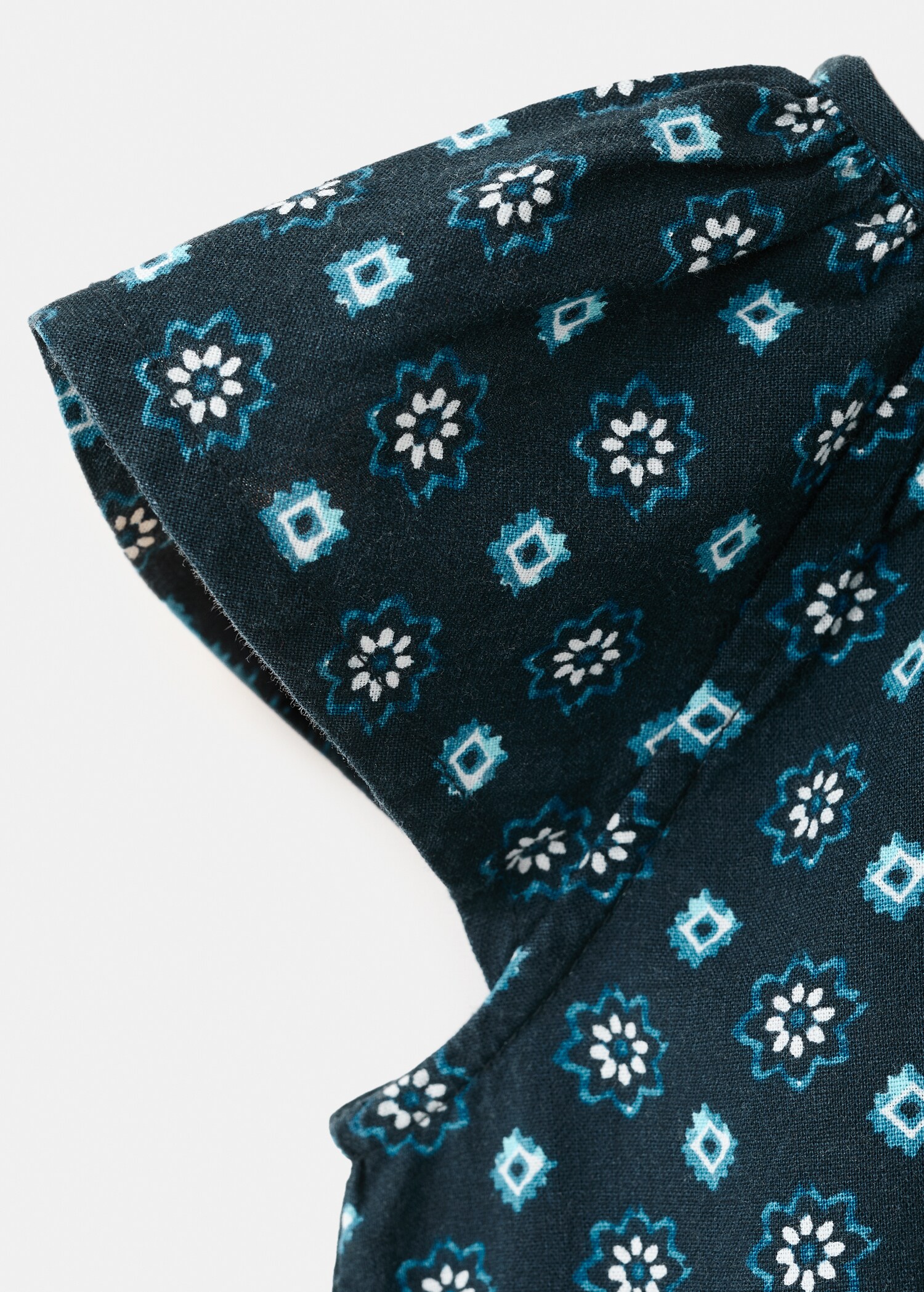 Cotton blouse with floral pattern - Details of the article 8