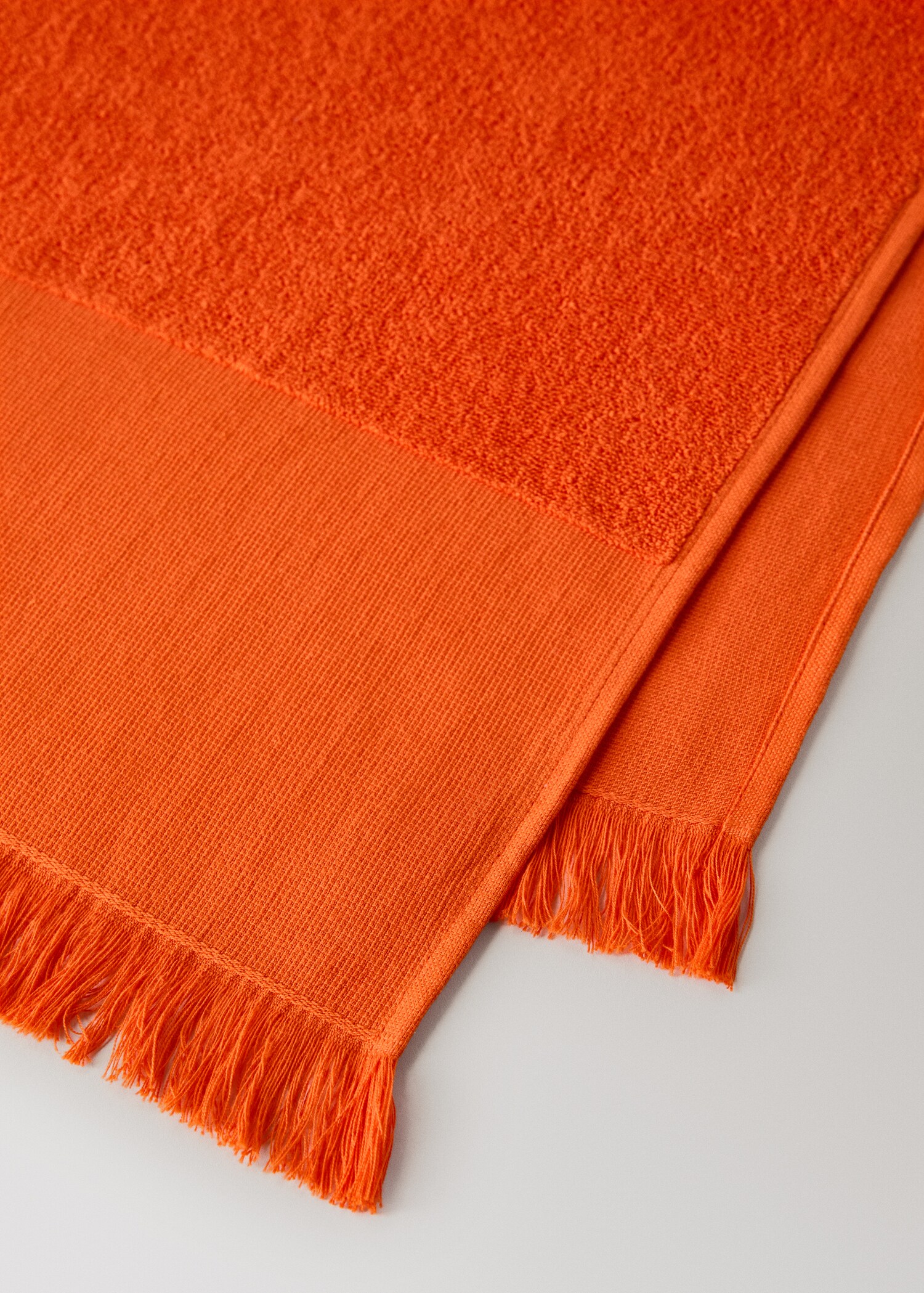 Plain overdyed beach towel with tassels - Details of the article 1