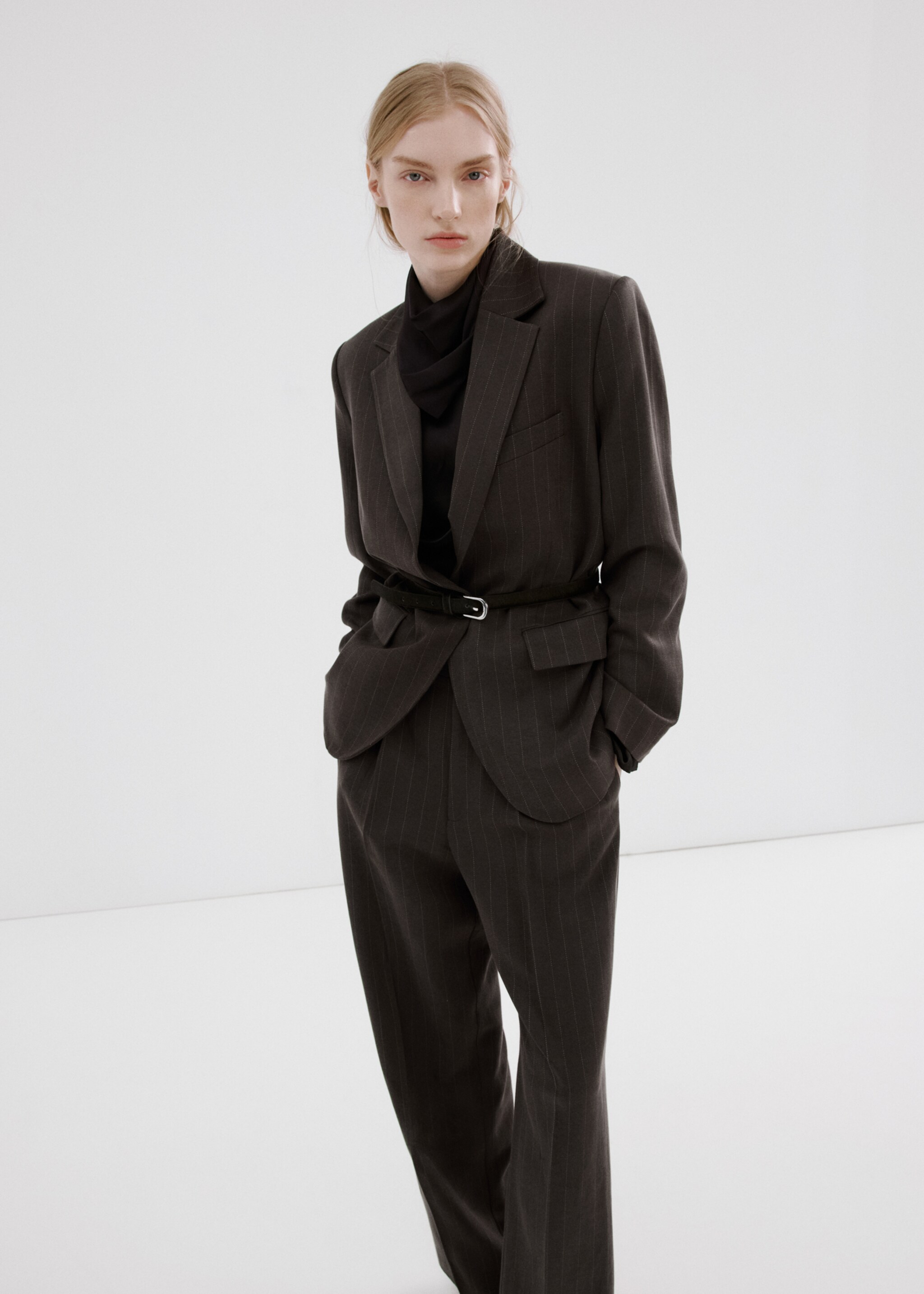 Lyocell suit trousers - Details of the article 1, Chocolate. Ref: 27026357-00.