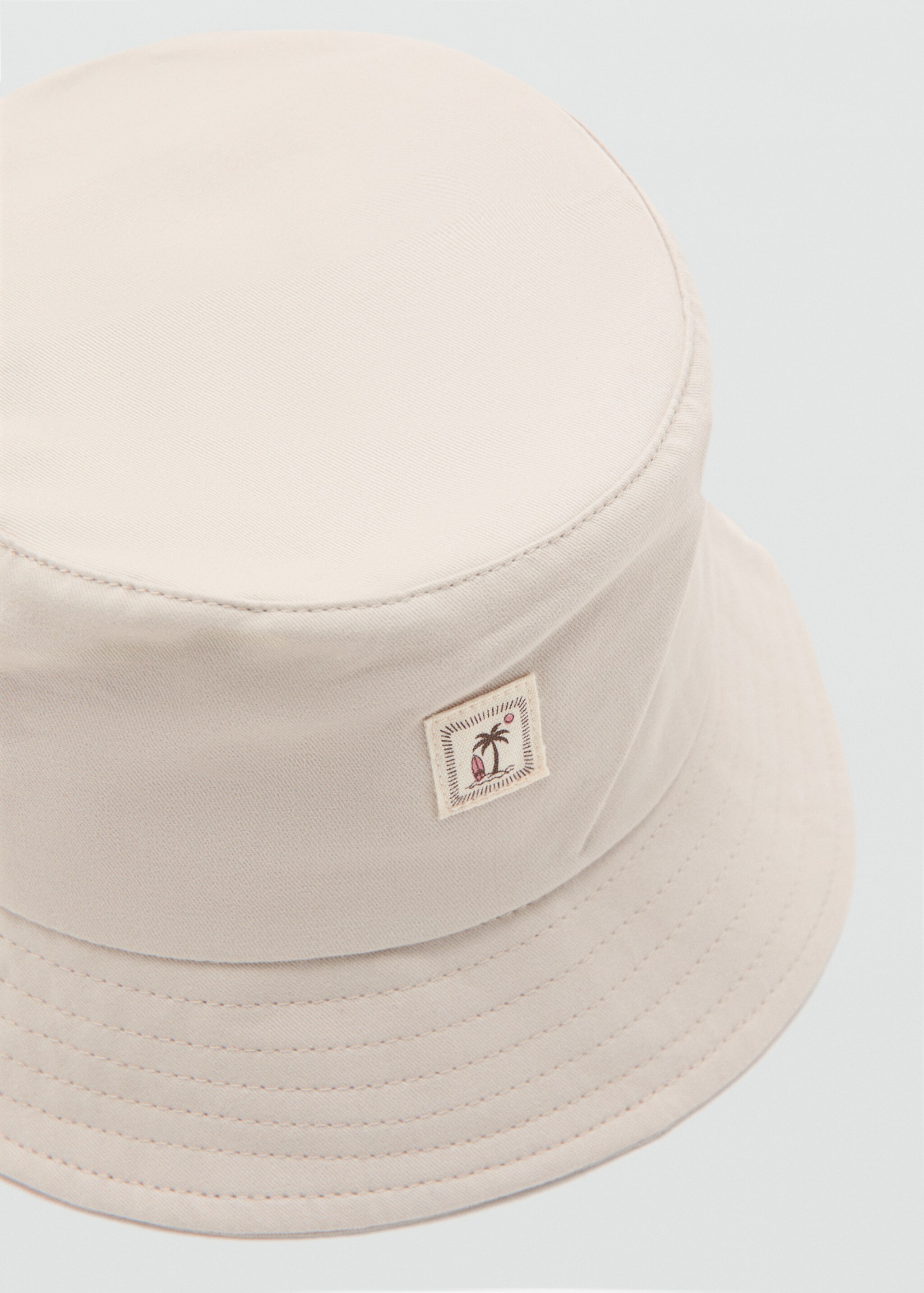 Chapeau bob brodé - Plan moyen, Sable. Ref: 27026358-00.