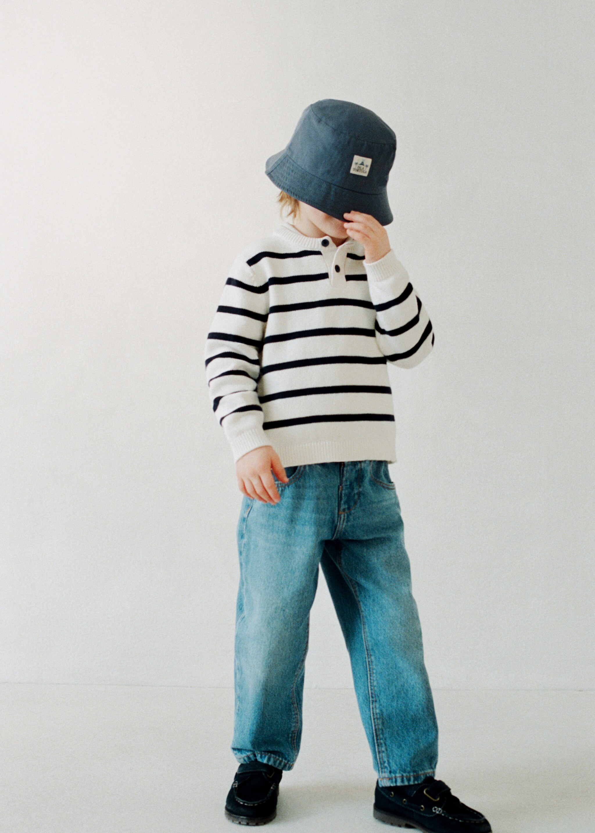 Chapeau bob brodé - Détail de l'article 5, Bleu. Ref: 27026359-00.