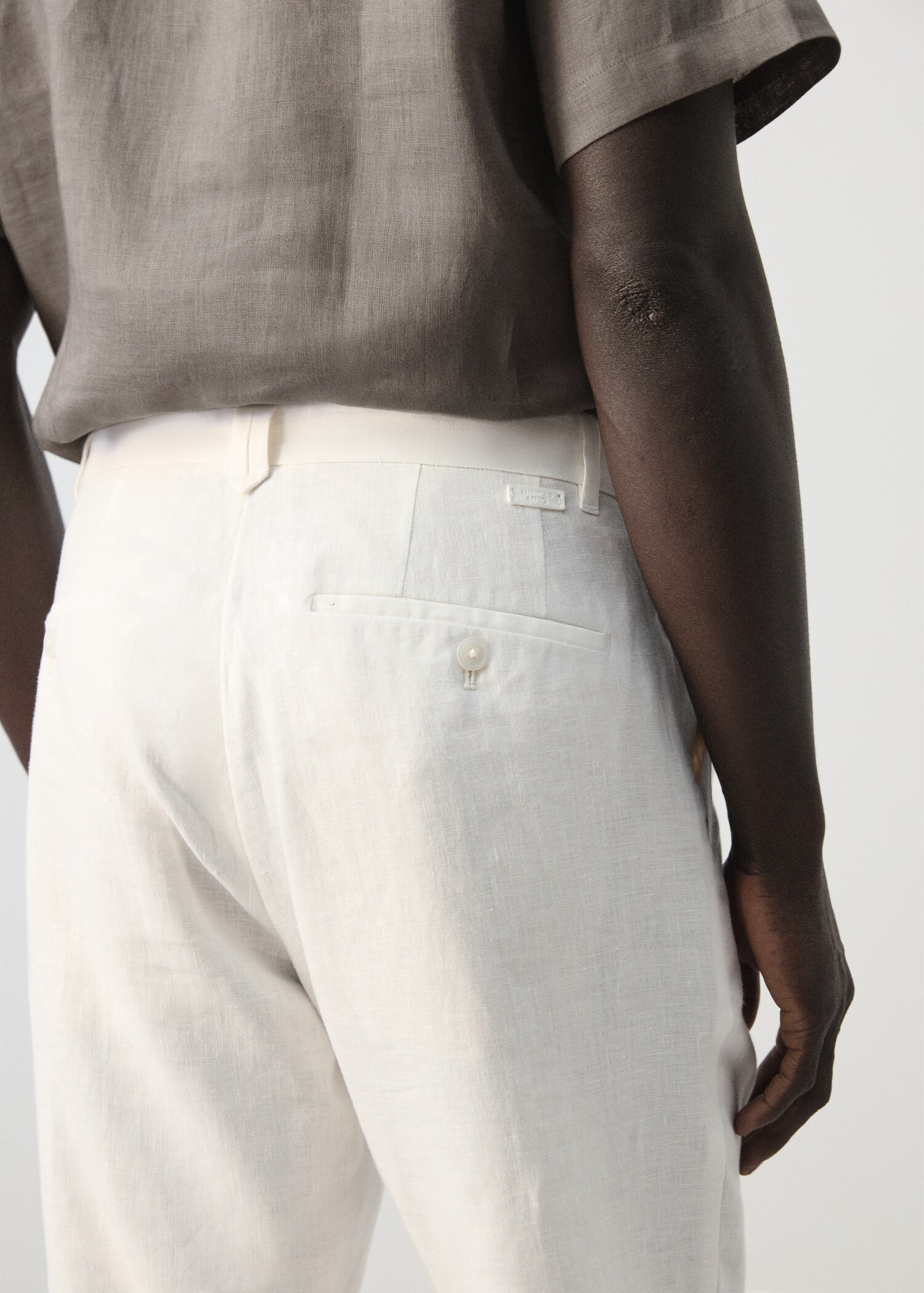 Slim-fit 100% linen trousers - Details of the article 6