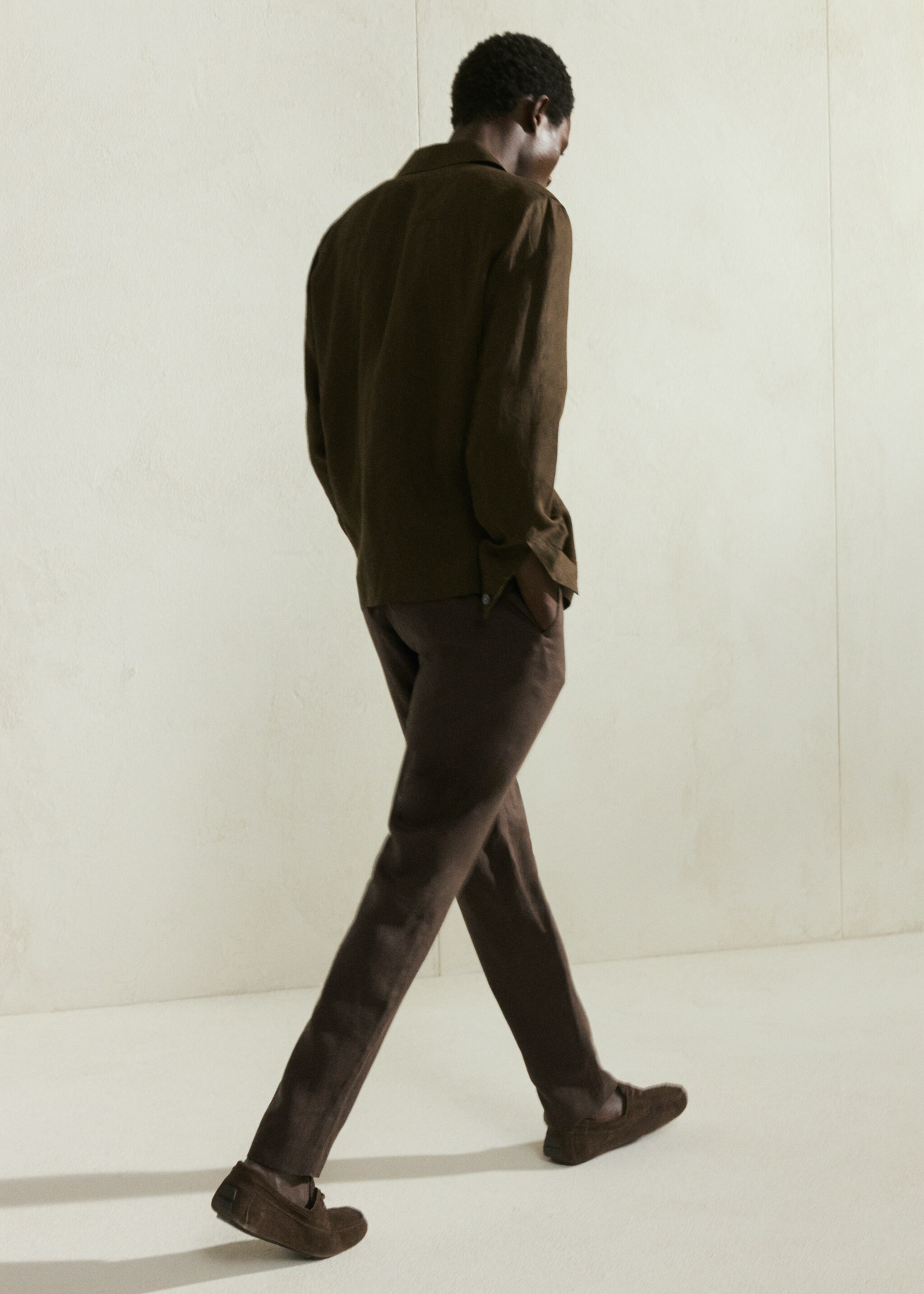 Slim-fit 100% linen trousers - Details of the article 5, Chocolate. Ref: 27026711-00.