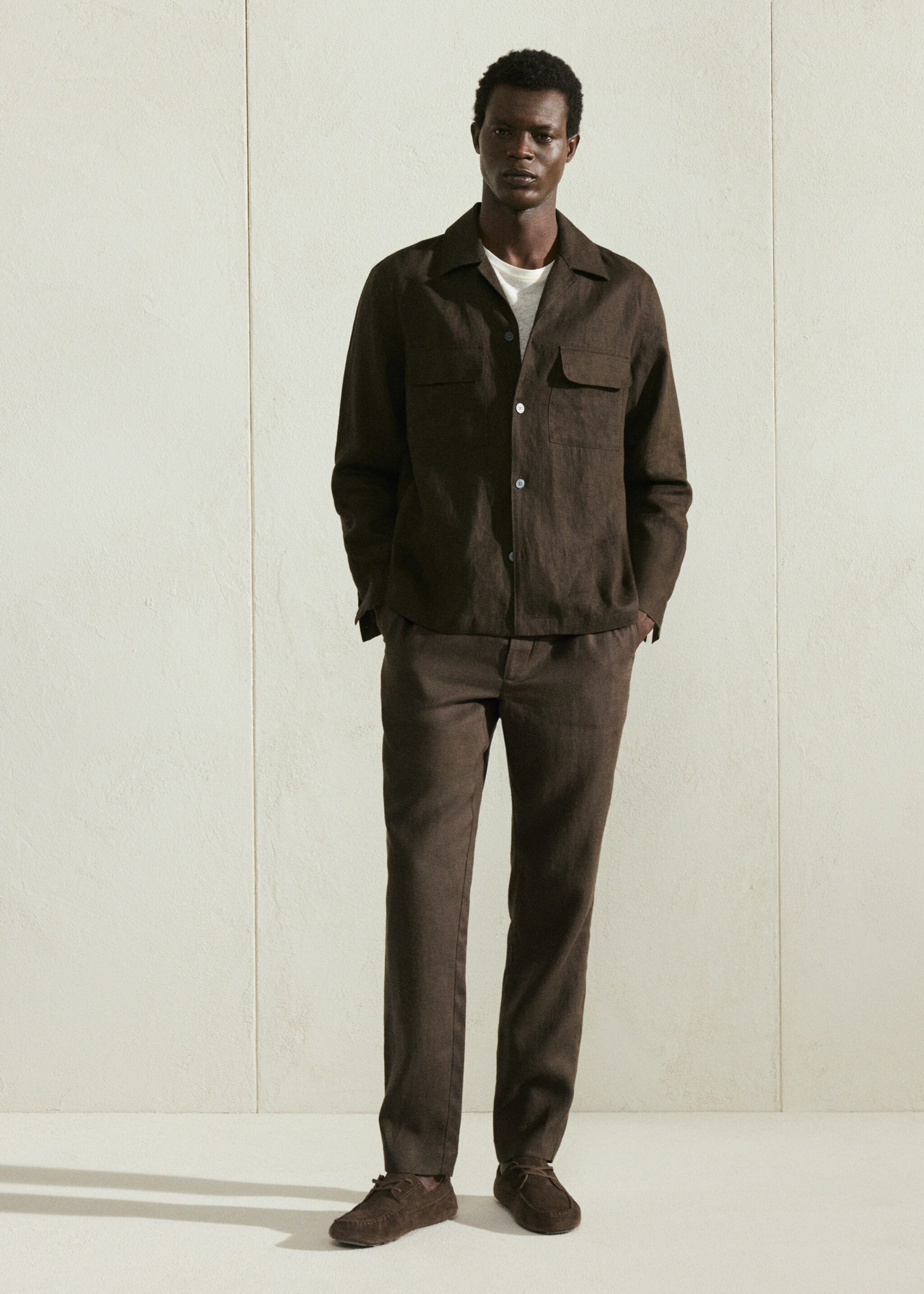 Slim-fit 100% linen trousers - Details of the article 9, Chocolate. Ref: 27026711-00.