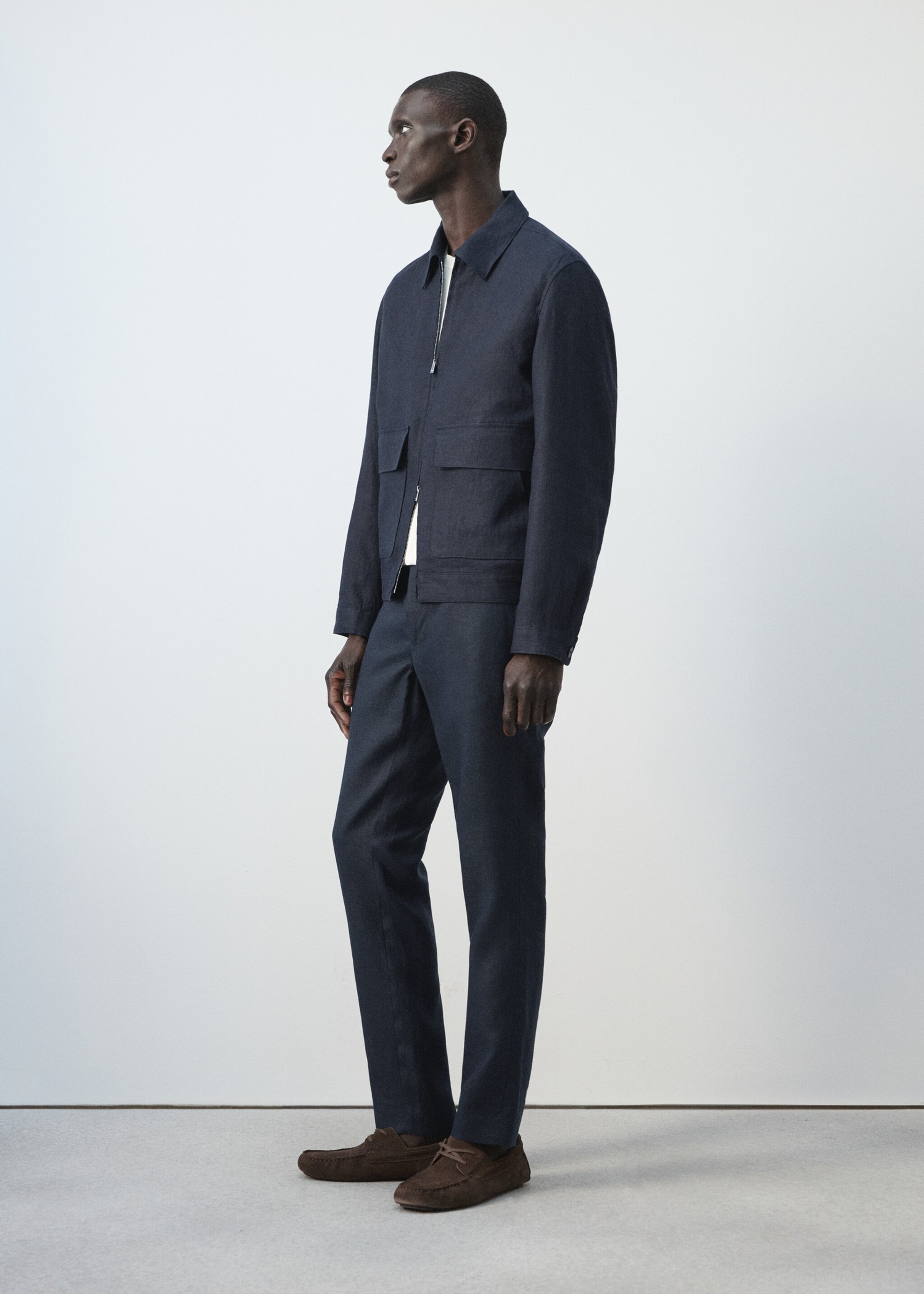 Slim-fit 100% linen trousers - Details of the article 2, Navy. Ref: 27026711-00.