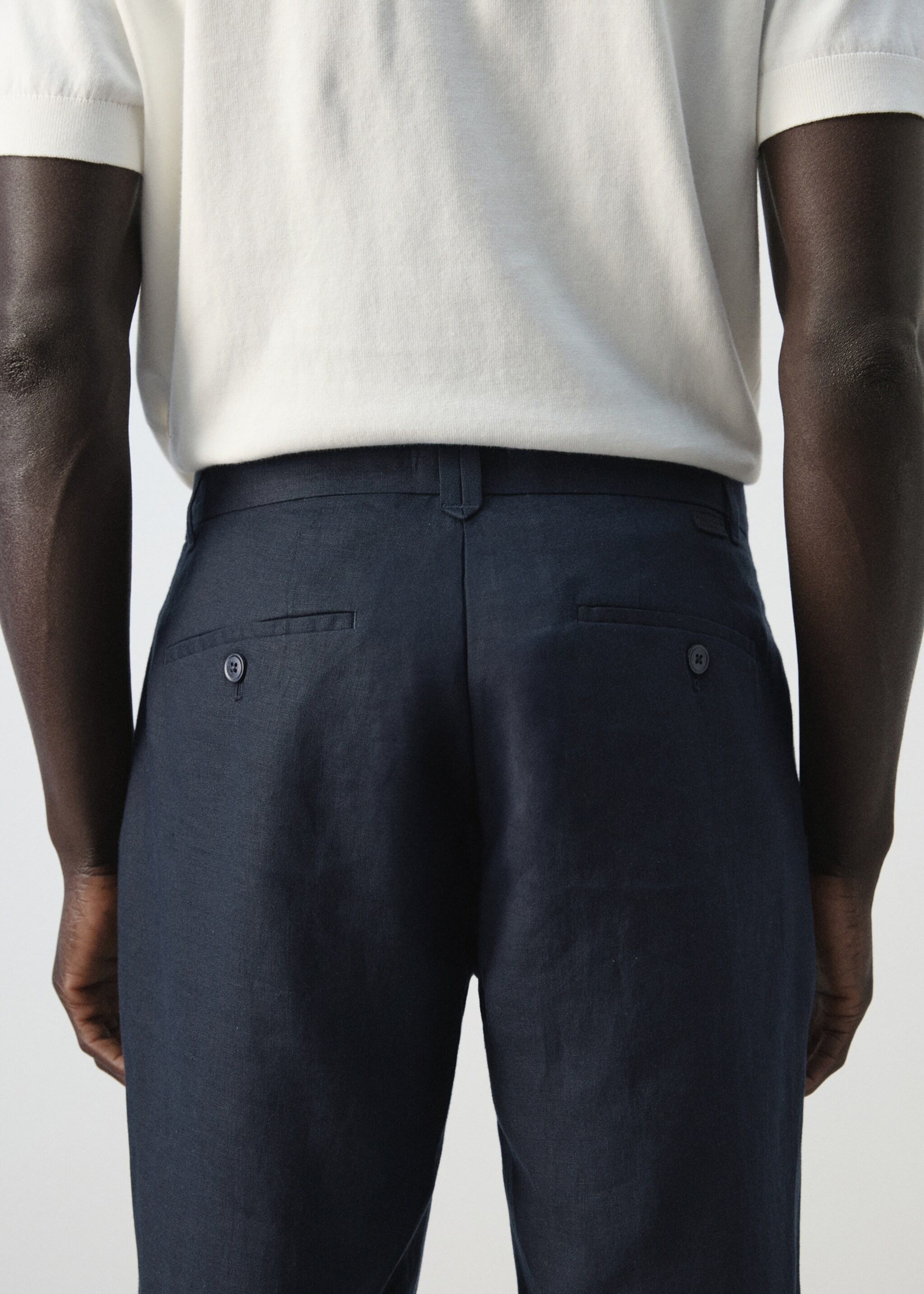 Slim-fit 100% linen trousers - Details of the article 6, Navy. Ref: 27026711-00.