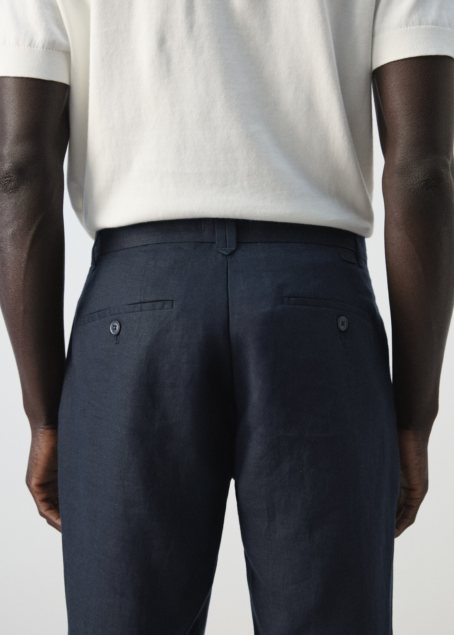Slim-fit 100% linen trousers - Details of the article 6