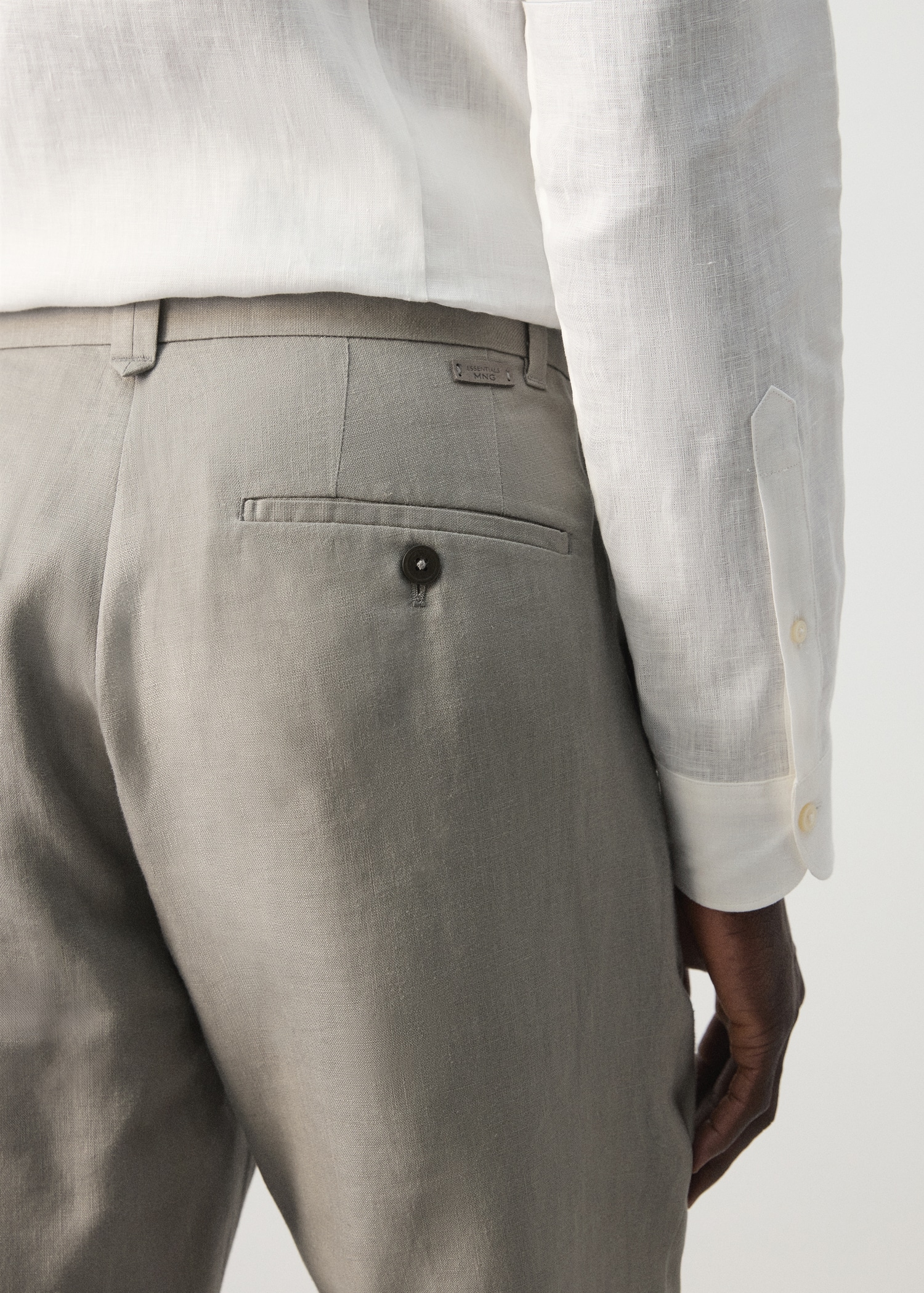 Slim-fit 100% linen trousers - Details of the article 6