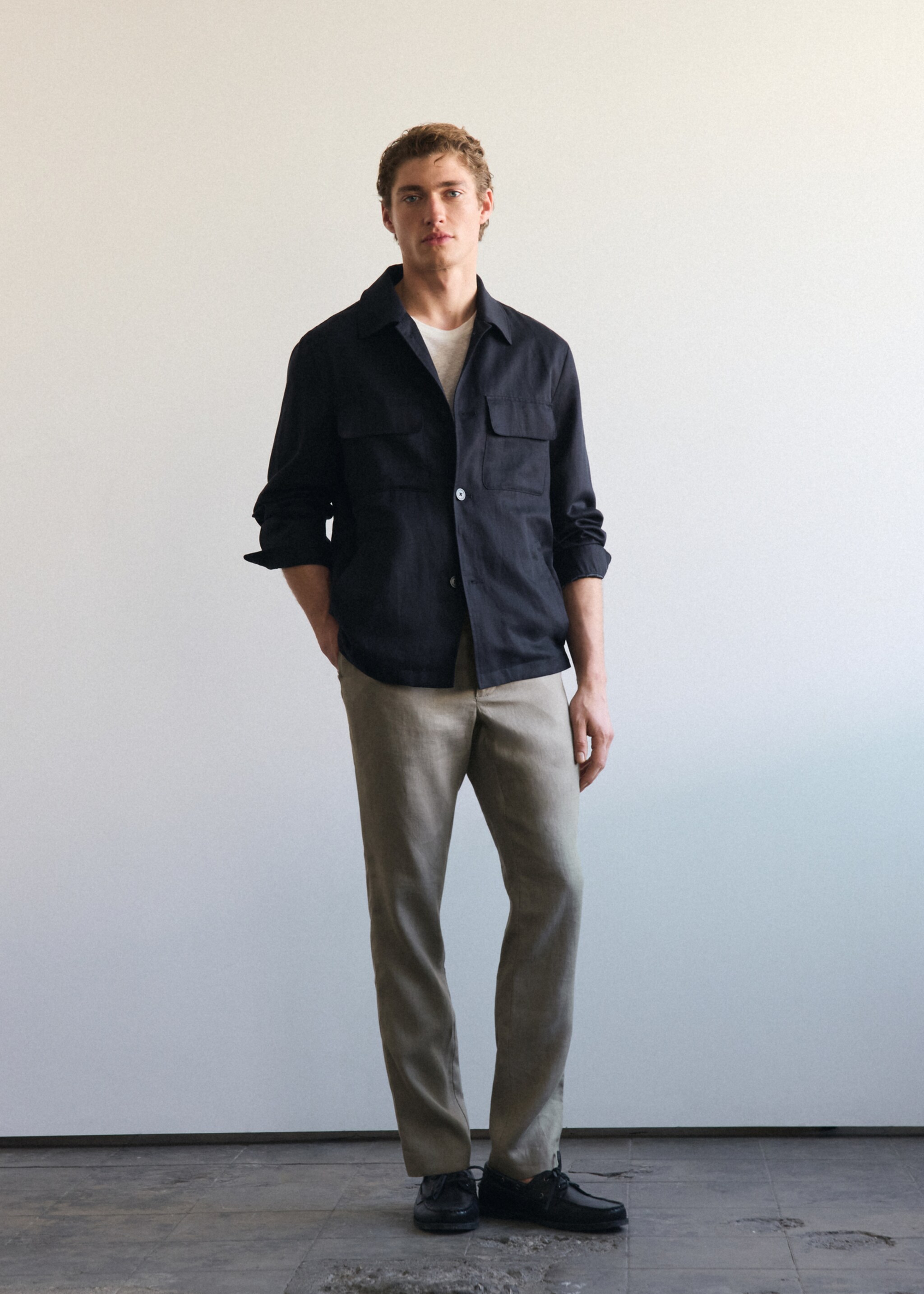 Slim-fit 100% linen trousers - Details of the article 5, Mink Grey. Ref: 27026711-00.