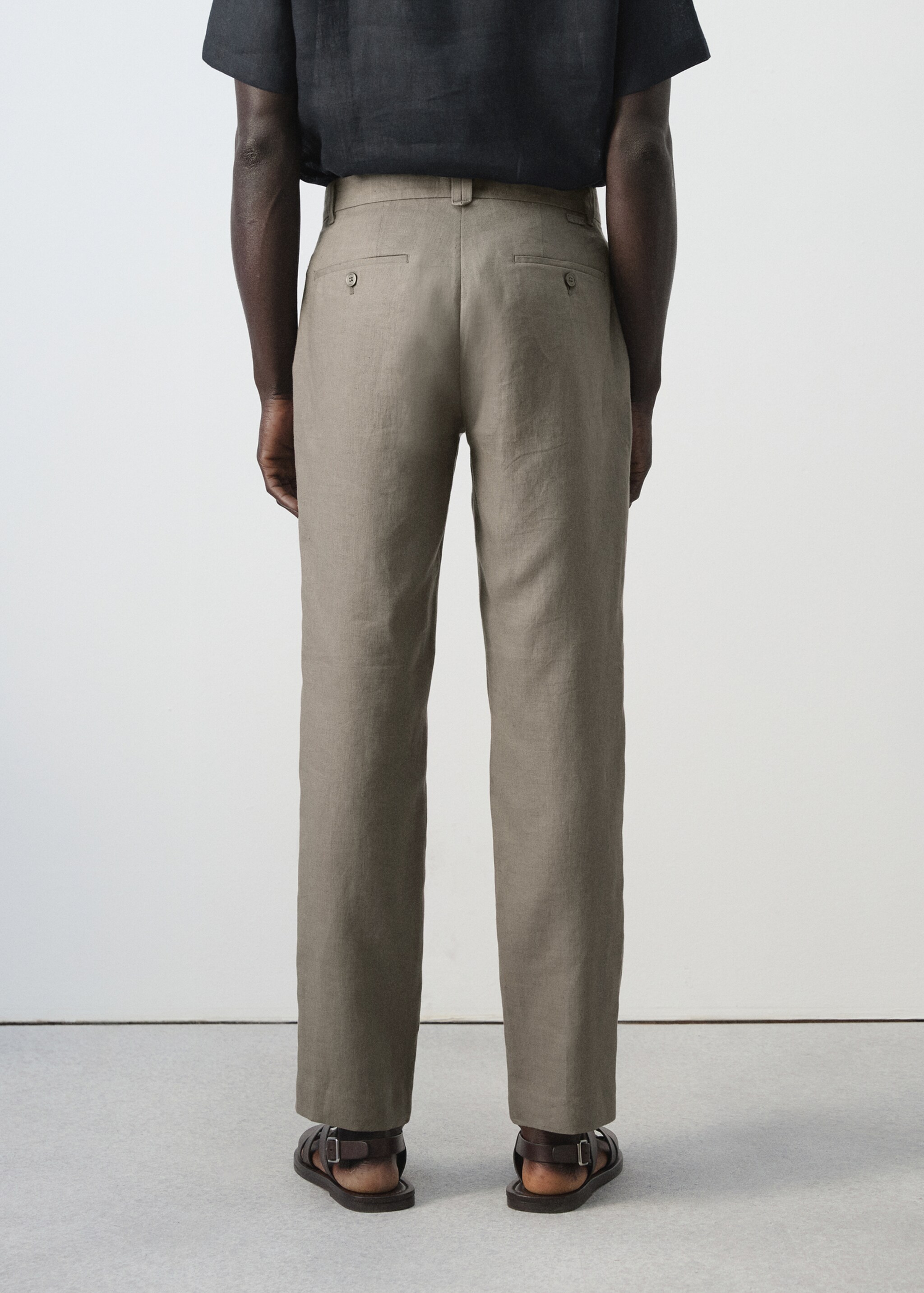 Pantalon 100 % lin slim fit - Verso de l’article, Gris vison. Ref: 27026711-00.