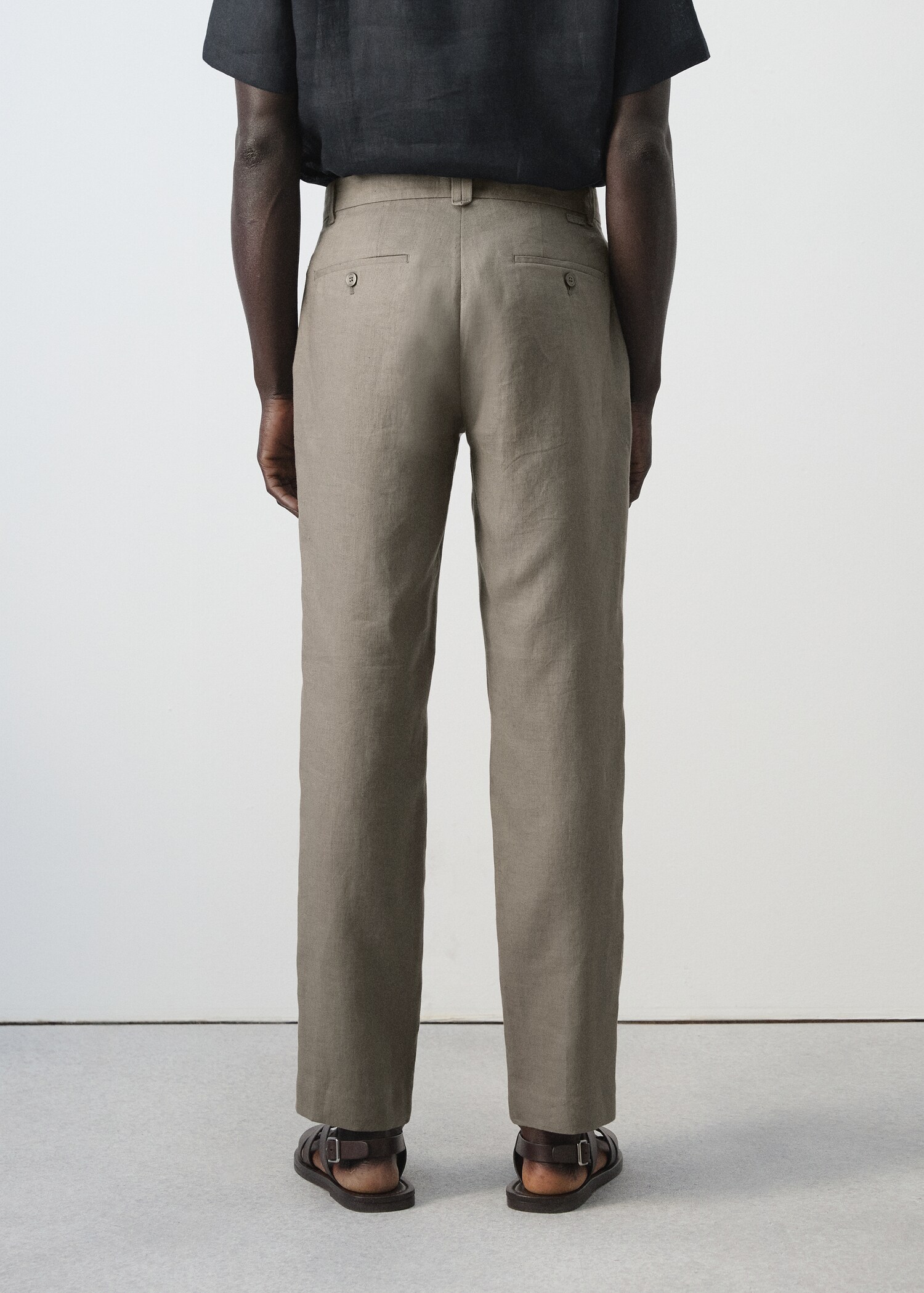 Slim-fit 100% linen trousers - Reverse of the article