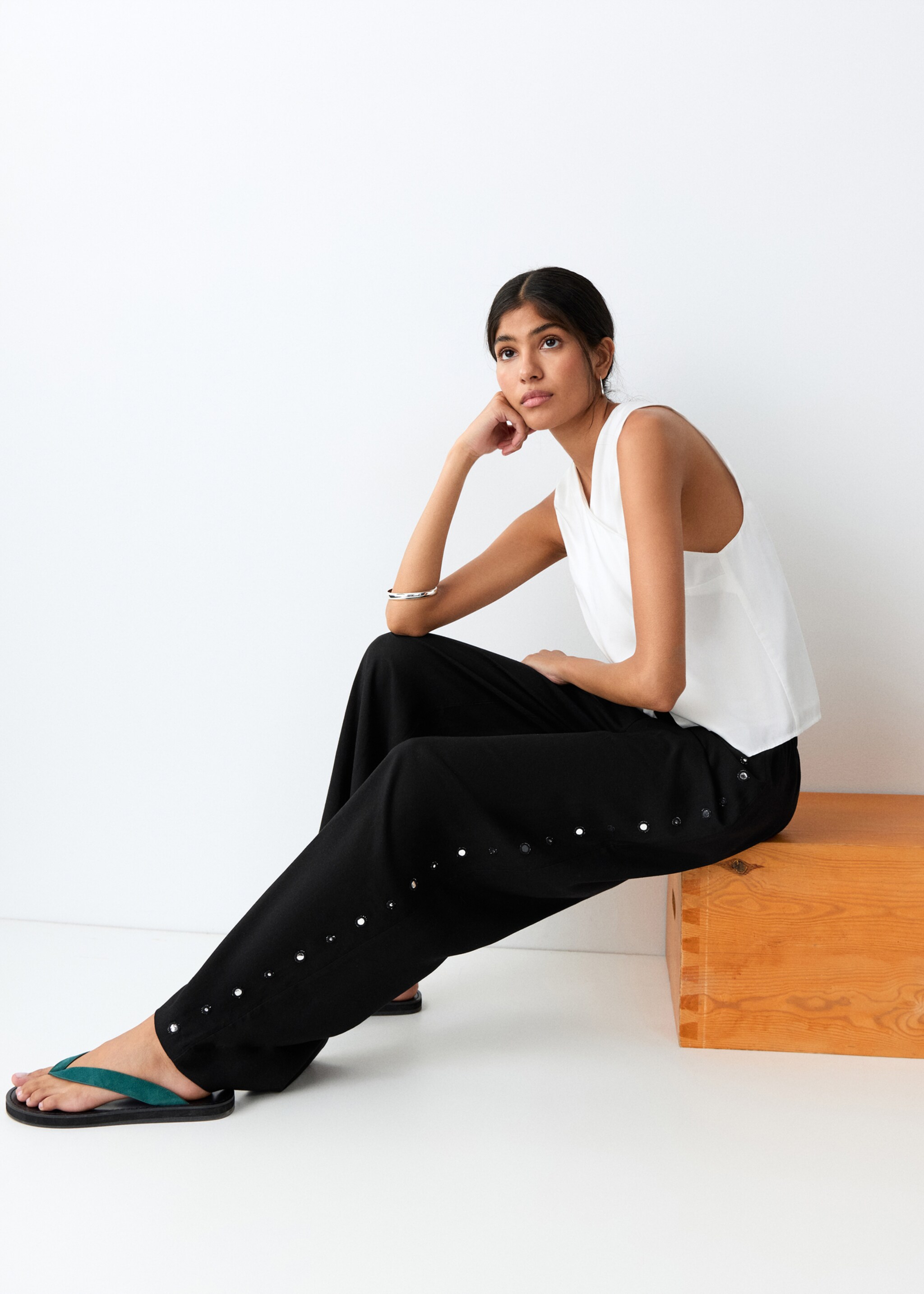 Straight linen-blend trousers - Details of the article 1, Black. Ref: 27026719-00.