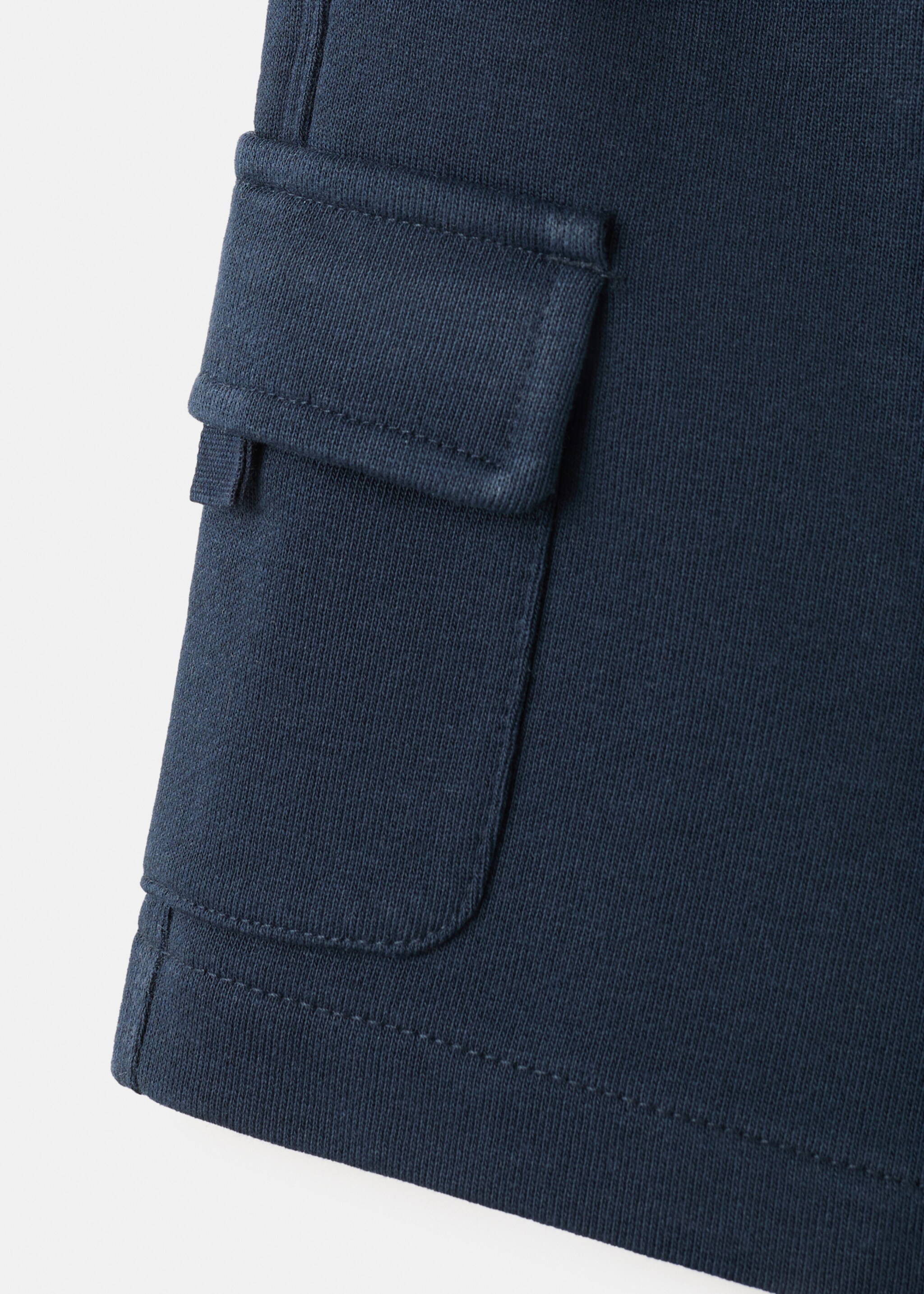 Drawstring cargo Bermuda shorts - Details of the article 0, Navy. Ref: 27026733-00.