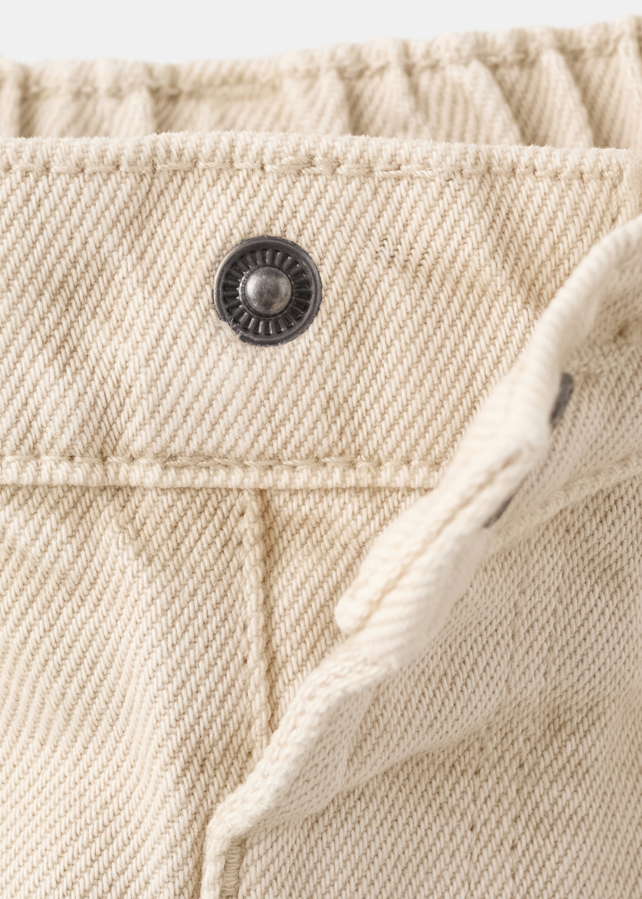 Straight-fit denim bermuda shorts - Details of the article 8, Light/Pastel Grey. Ref: 27026735-00.