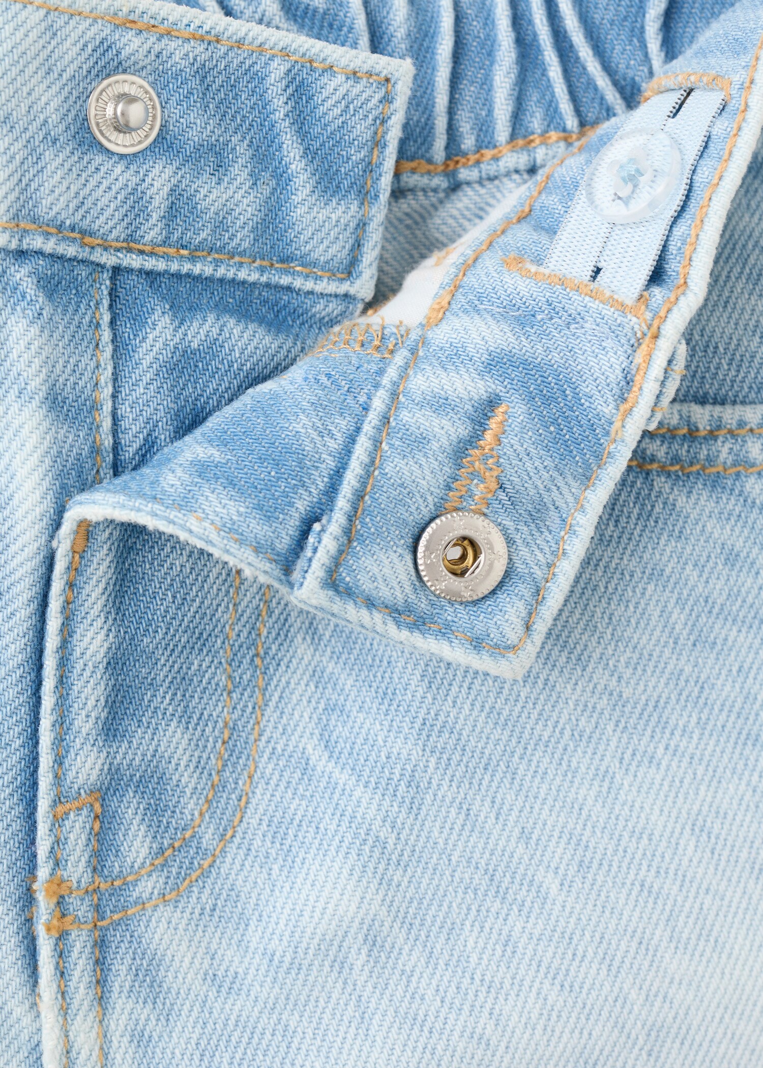 Straight-fit denim bermuda shorts - Details of the article 8