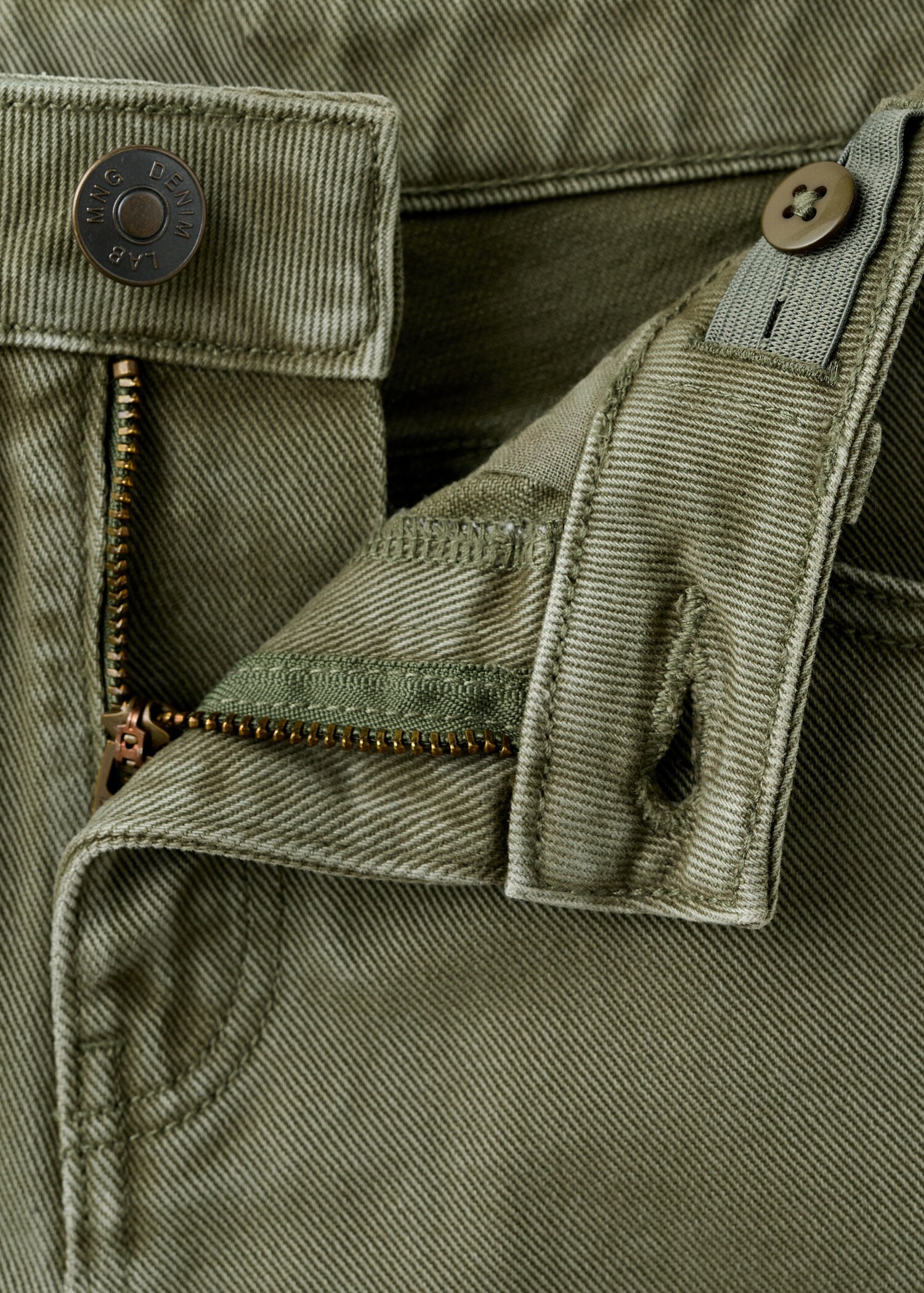 Denim Bermuda shorts - Details of the article 0