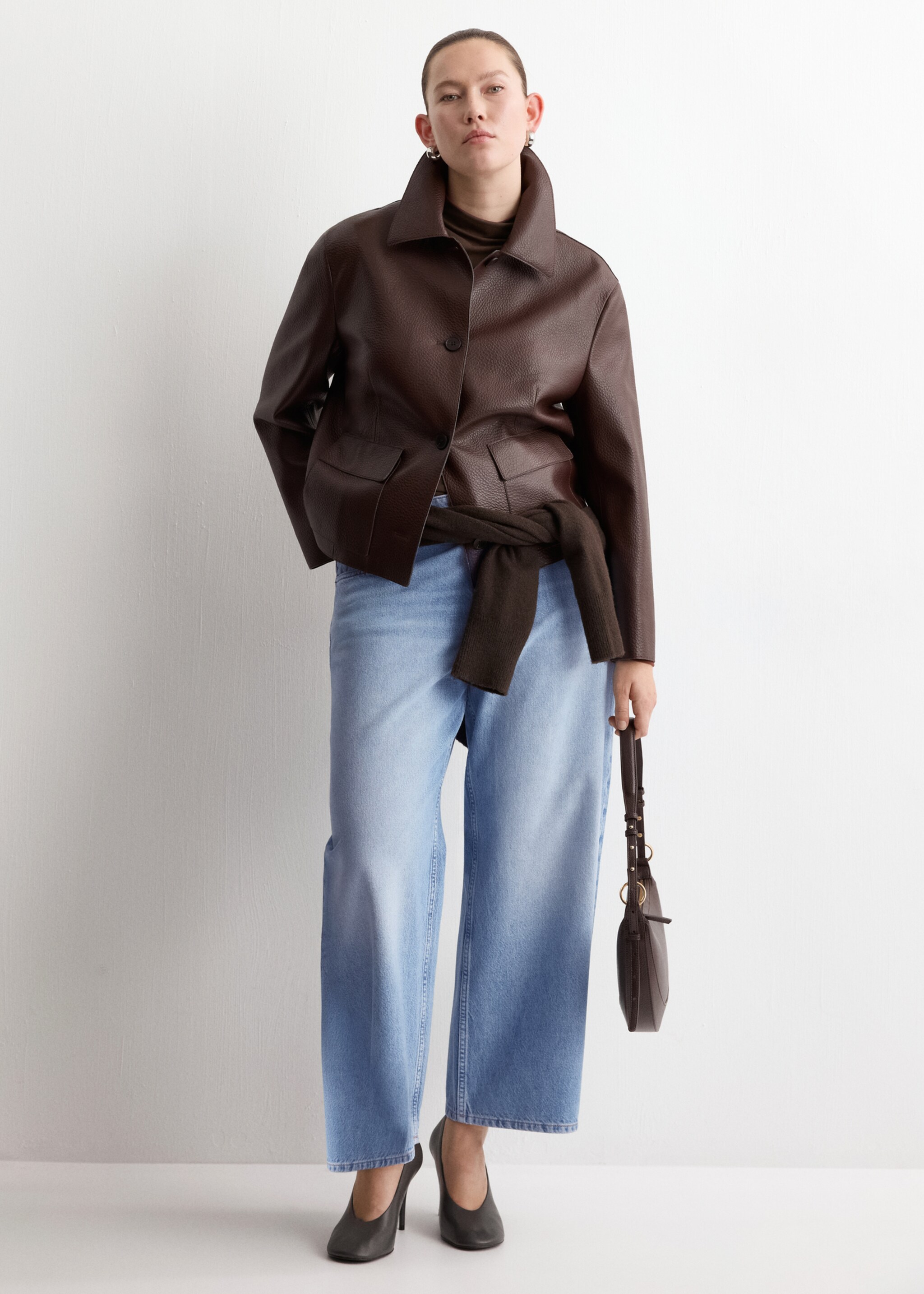 Balloon crop jeans - Details of the article 3, Medium Blue. Ref: 27027141-00.