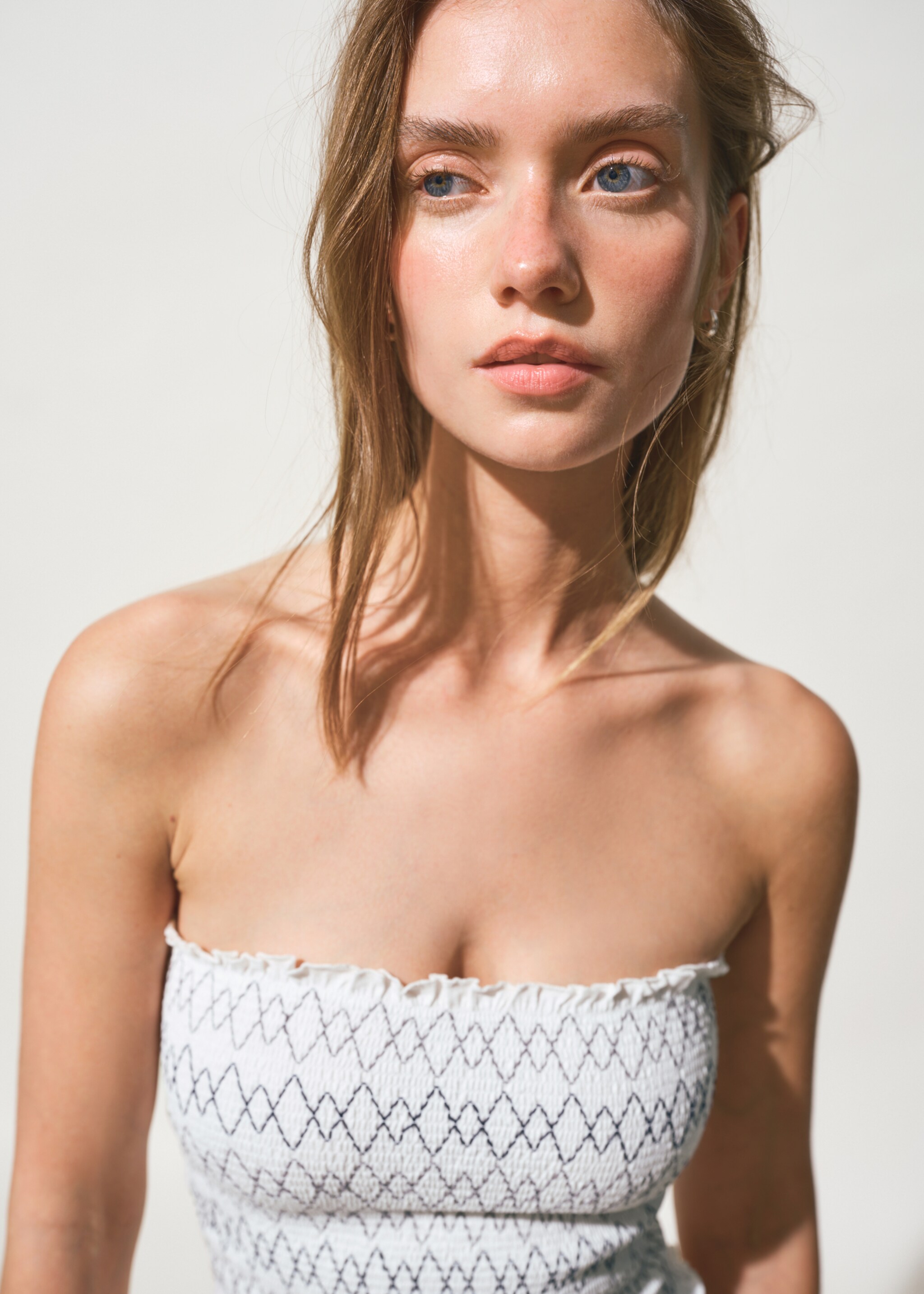 Haut bustier brodé - Détail de l'article 1, Blanc cassé. Ref: 27027148-00.